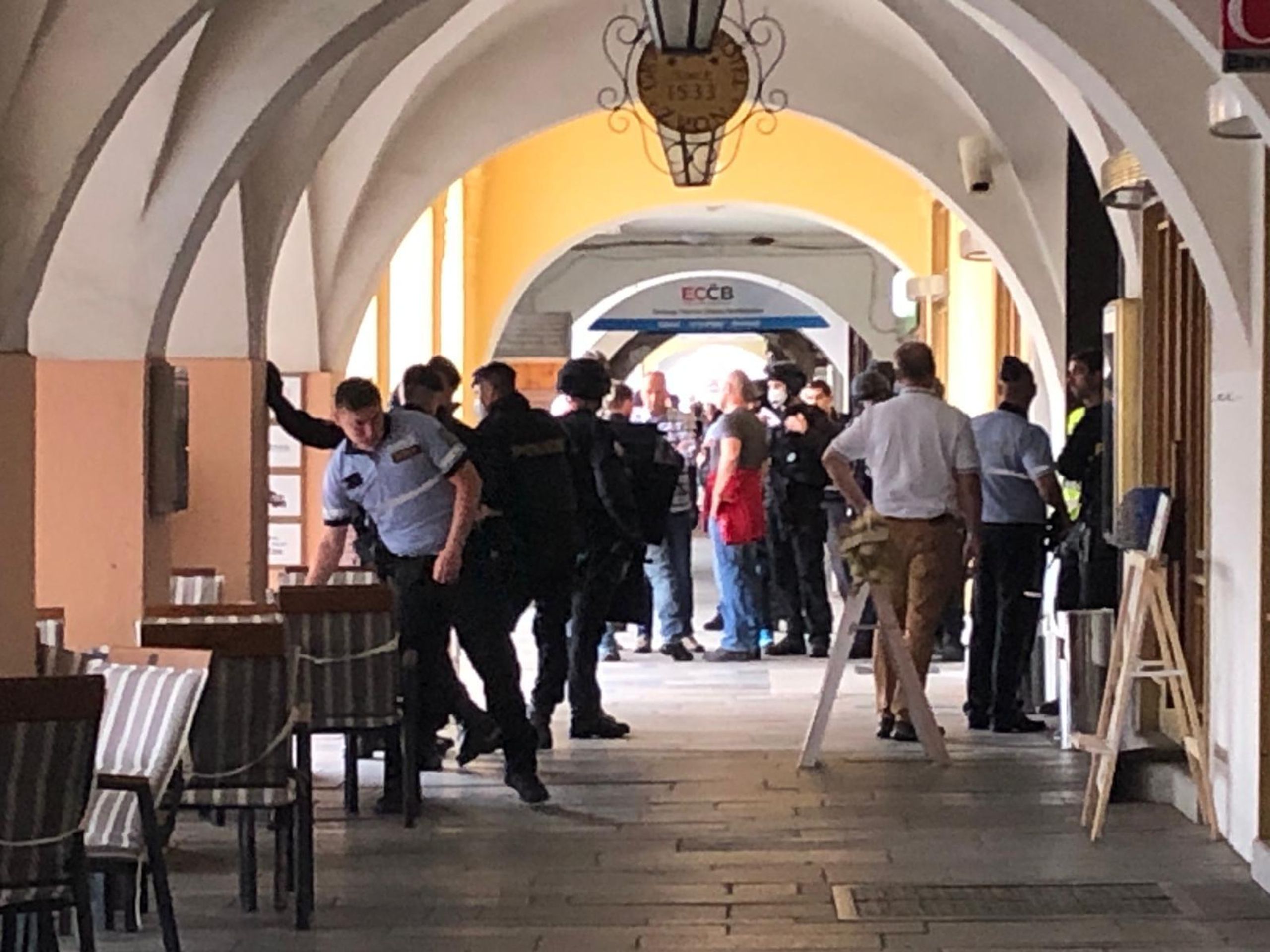 V Českých Budějovicích drží muž rukojmí, - 3 - GALERIE: V Českých Budějovicích drží muž rukojmí (3/5)