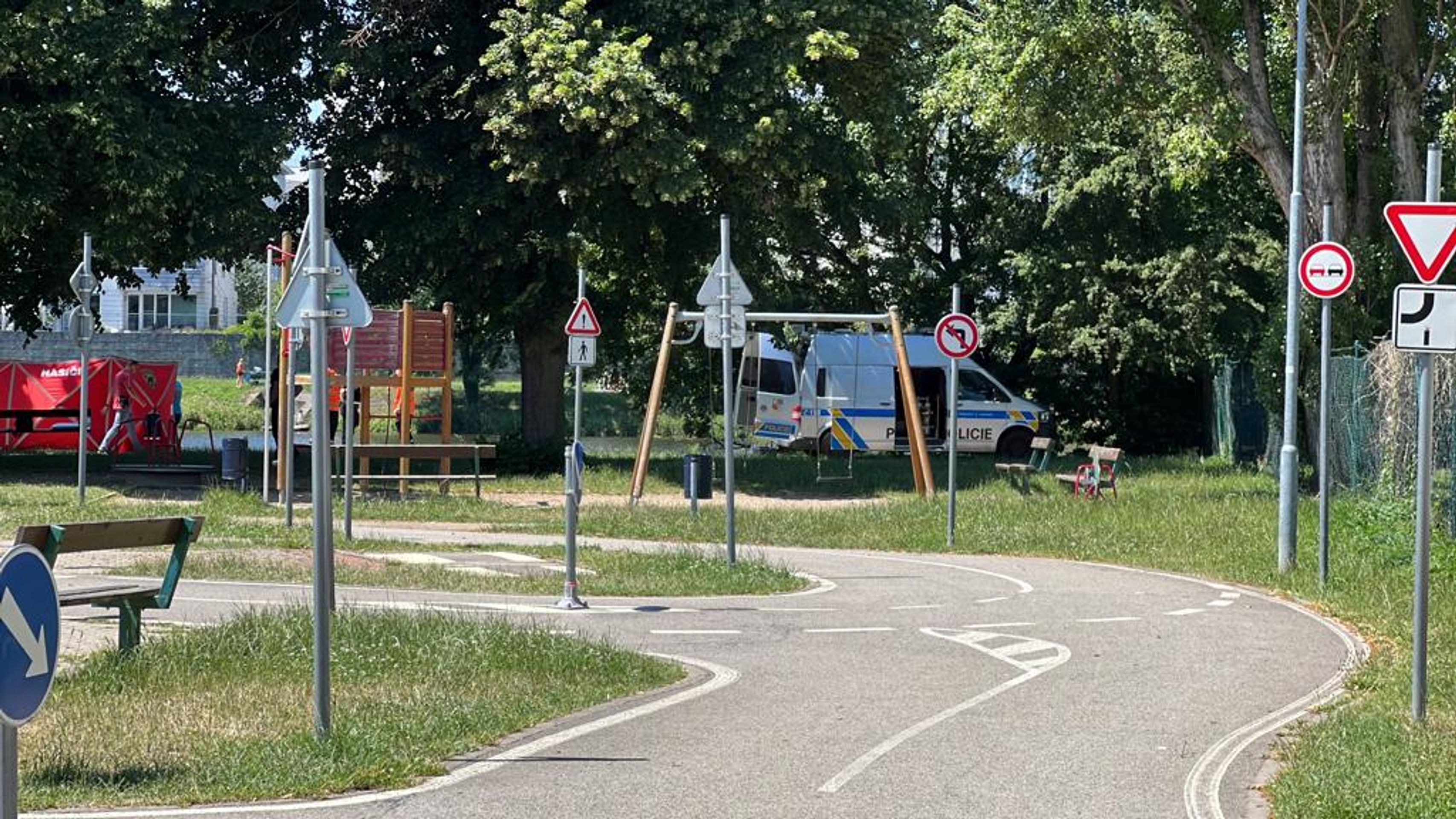 Nález těla na Berounce (2) - Nález těla na Berounce (4/6)