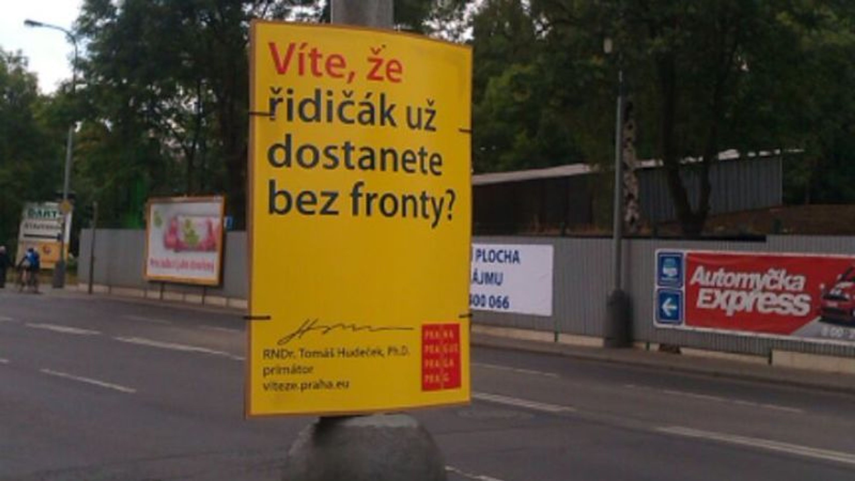 Kampaň Prahy s podpisem Tomáše Hudečka - 3 - GALERIE: Kampaň Prahy s podpisem Tomáše Hudečka (3/3)