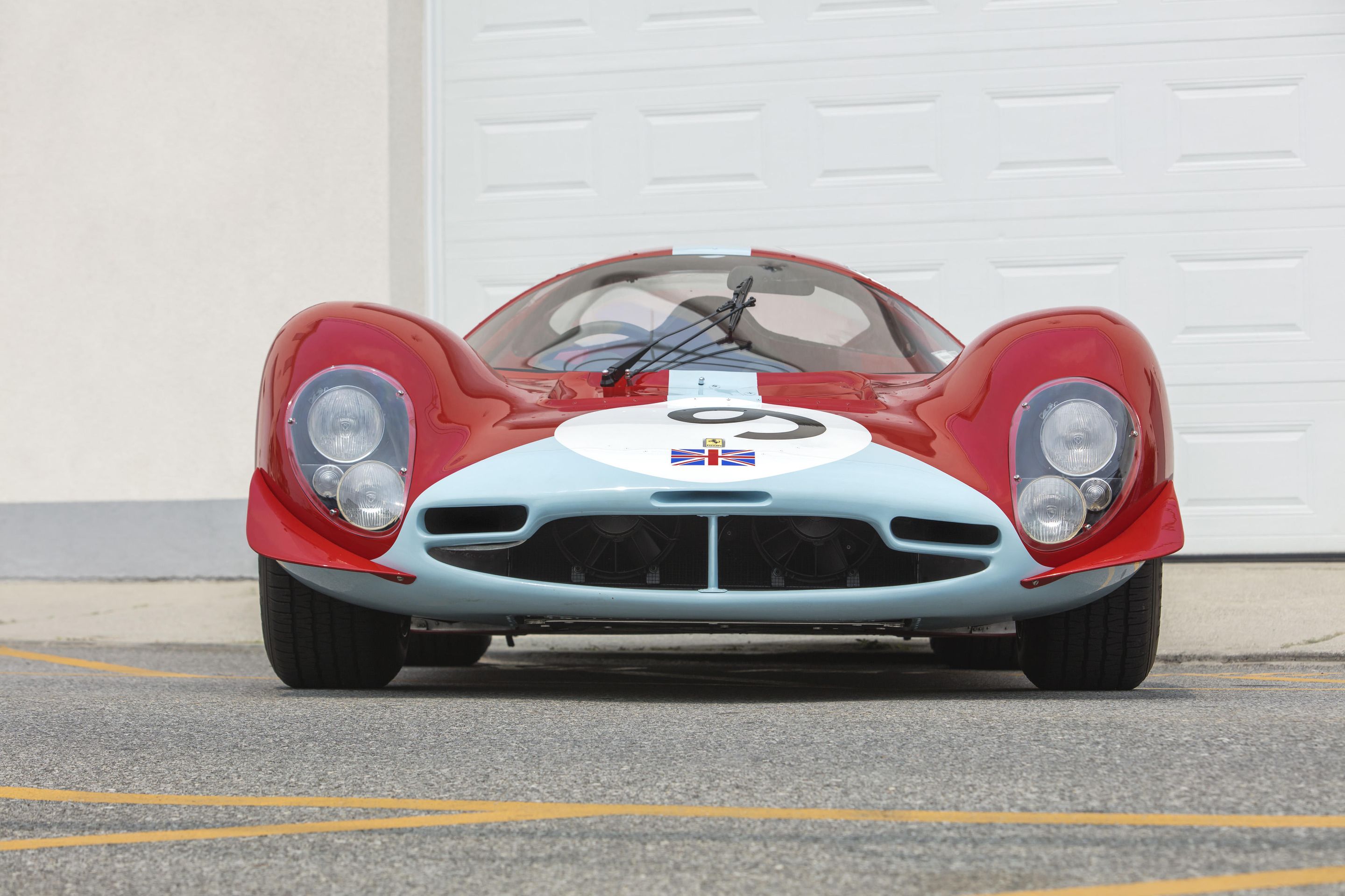 Vzácné Ferrari 412P z roku 1967 - Jeden z nejvzácnějších závodních vozů jde do dražby (7/18)