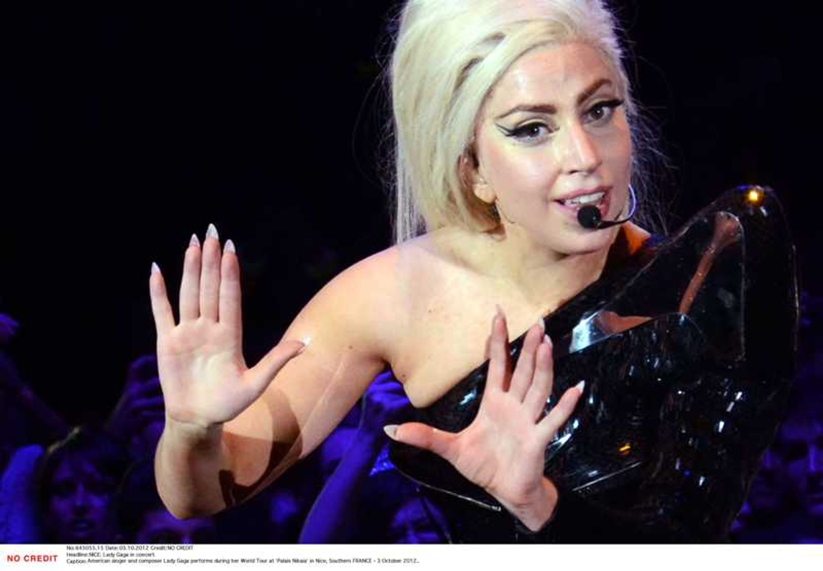 Lady Gaga - GALERIE: Šílené modely Lady Gaga (1/7)