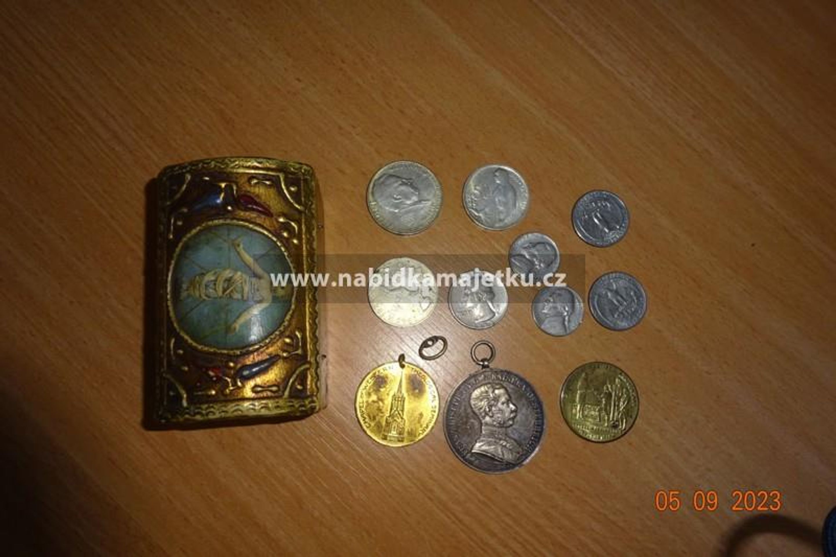Krabička s mincemi, 4 600 Kč - Vydražené předměty (5/13)