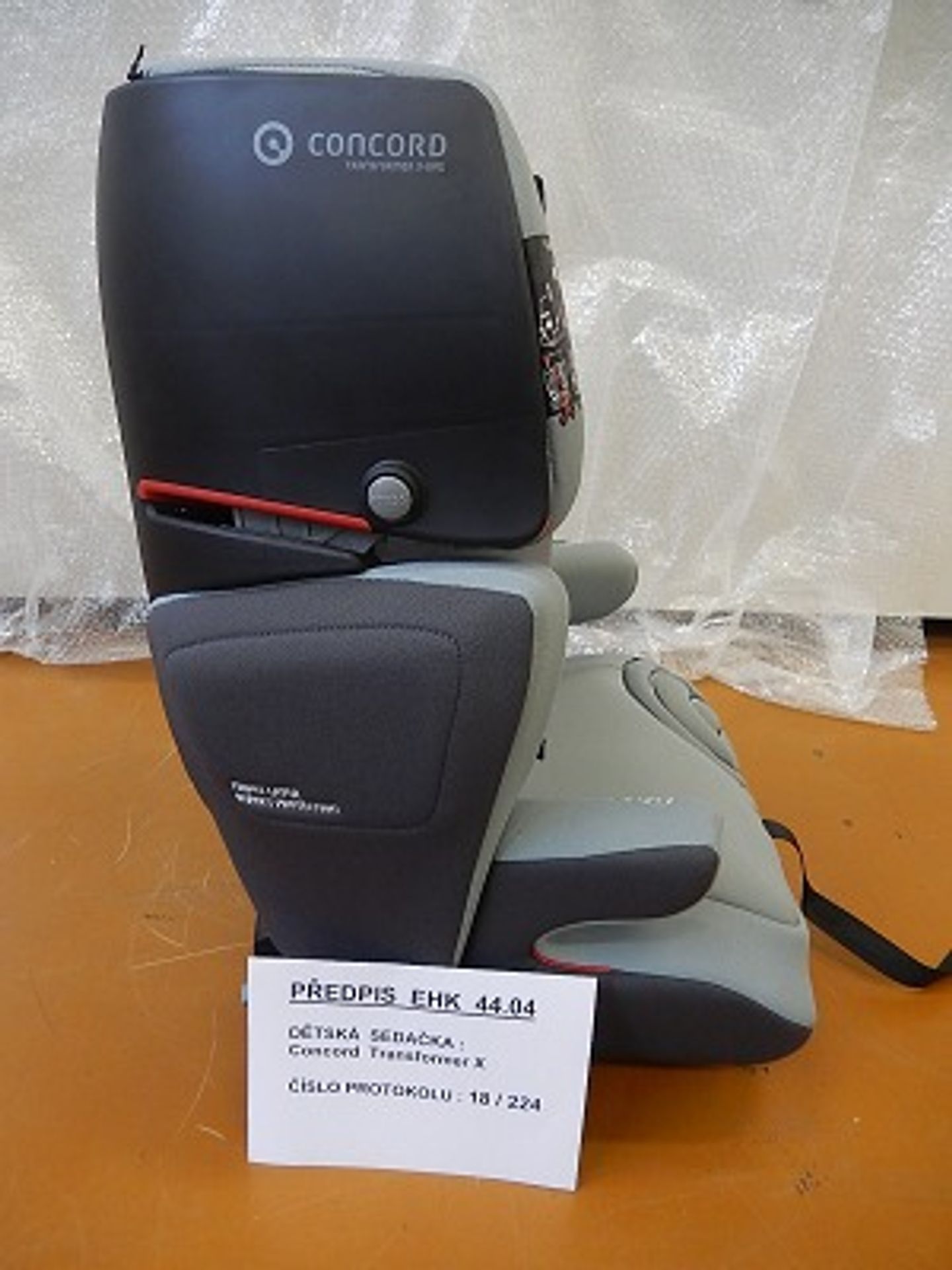 Nebezpečné dětské autosedačky - CONCORD TRANSFORMER X-BAG - GALERIE: Nebezpečné dětské autosedačky (6/10)