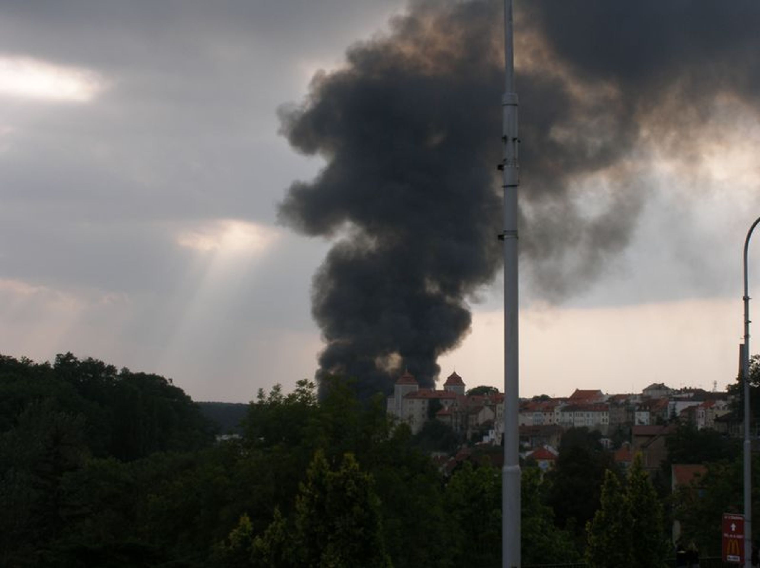Požár Akumy v Mladé Boleslavi - Galerie: Požár Akuma Mladá Boleslav (2/13)