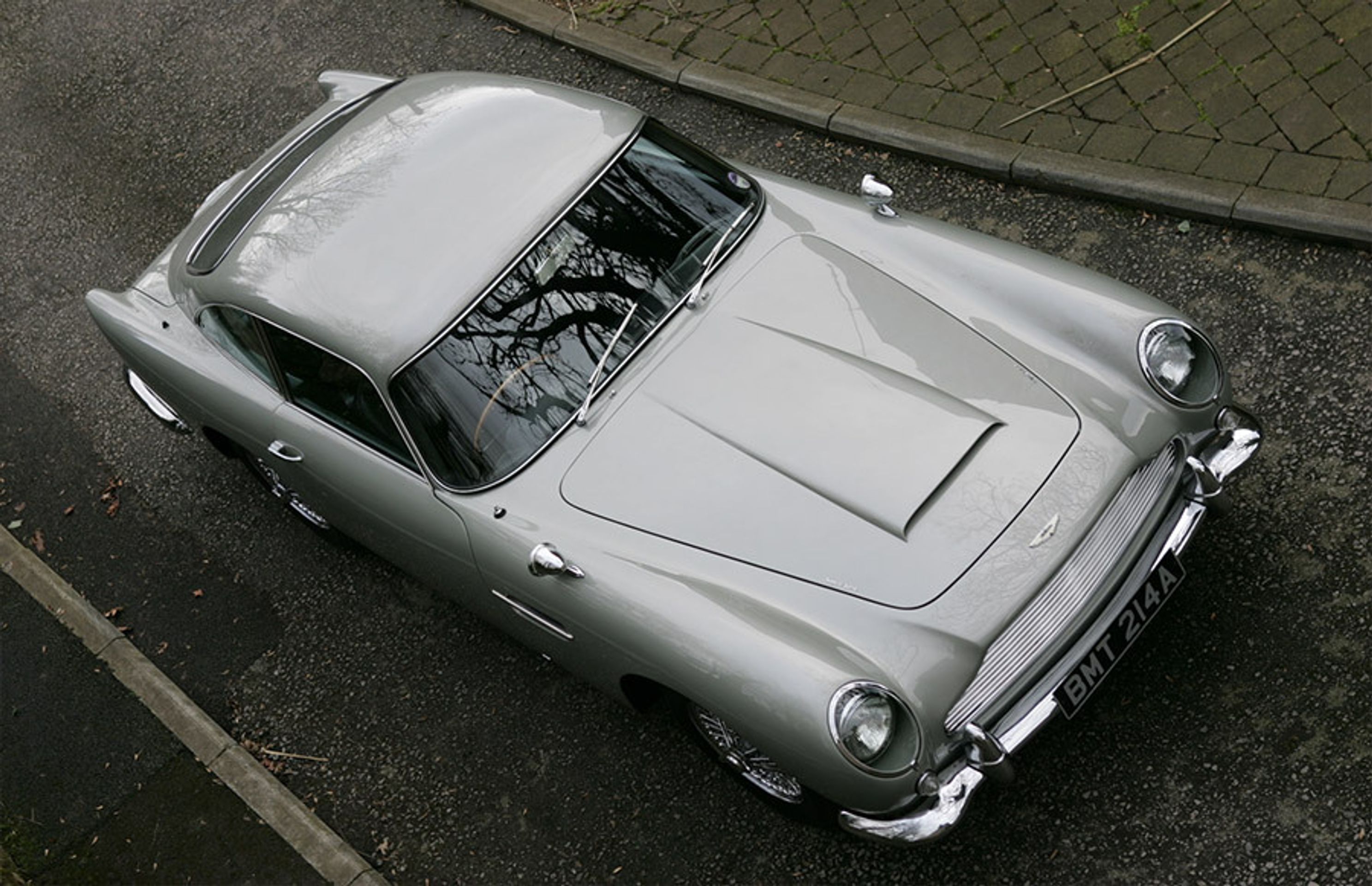 Bondův Aston Martin DB5 - 12 - Fotogalerie: Bondův Aston Martin DB5 (3/8)