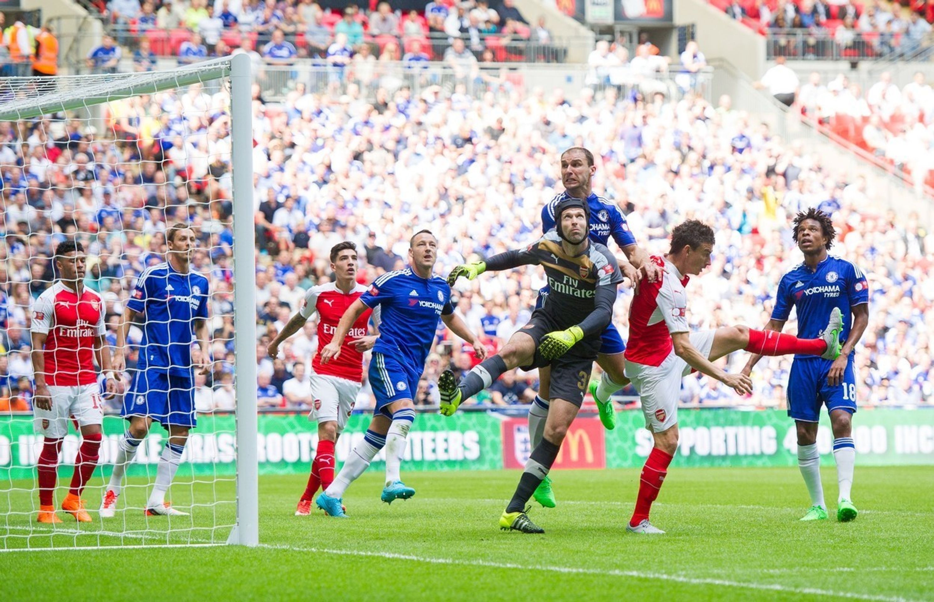 Petr Čech proti Chelsea - 6 - GALERIE: Petr Čech ve Wembley proti Arsenalu (6/13)