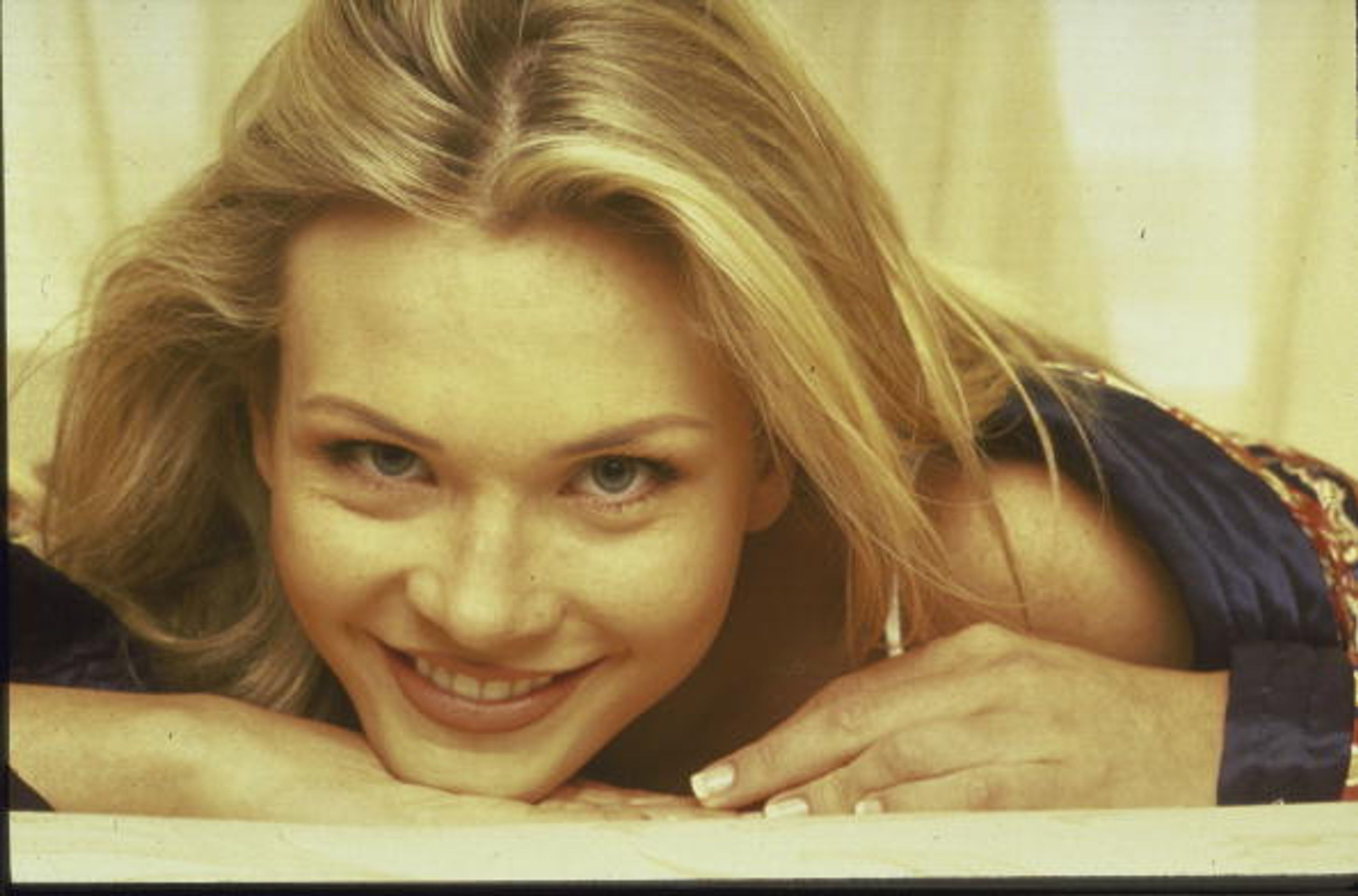 Amy Locane - 5 - Amy alias Sandy z Melrose Place (1/6)