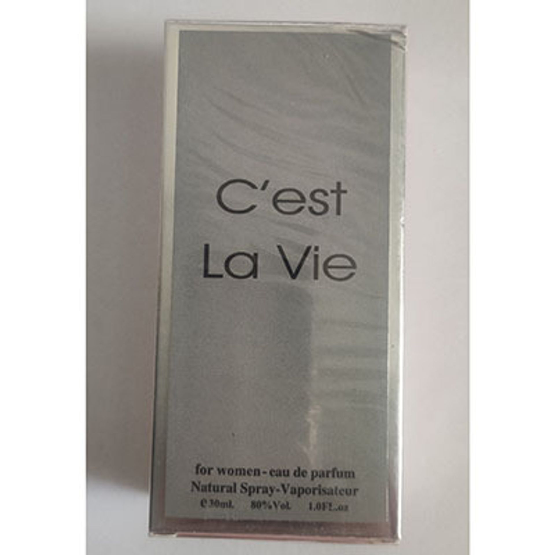 Parfém Cest La Vie - Nebezpečná kosmetika (13/26)