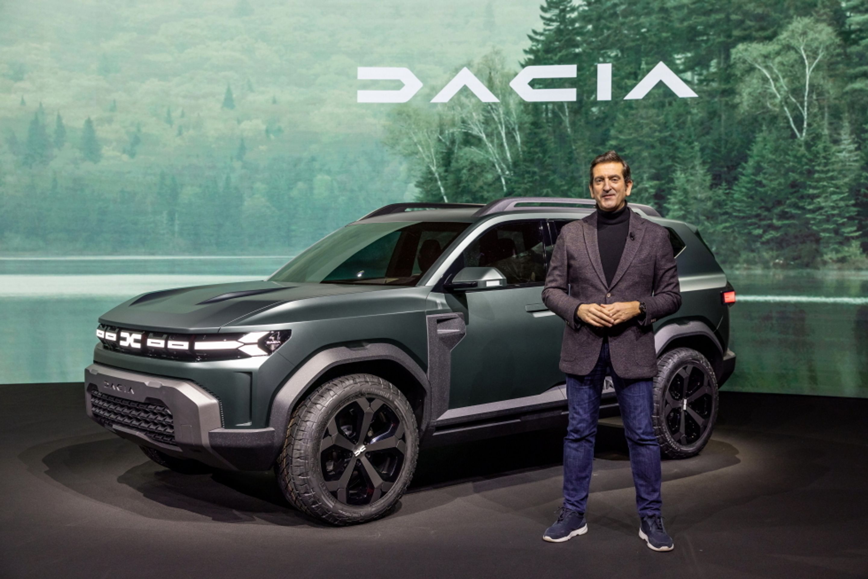Dacia Bigster Concept - Fotogalerie: Bigster má ukazovat budoucí podobu dacií (17/21)