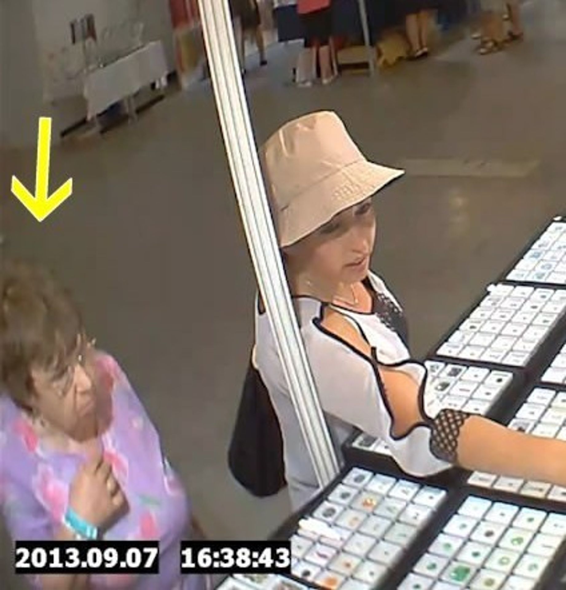 Svědkyně diamantové loupeže v Letňanech - 2 - GALERIE: Krádež diamantů v Letňanech (5/6)