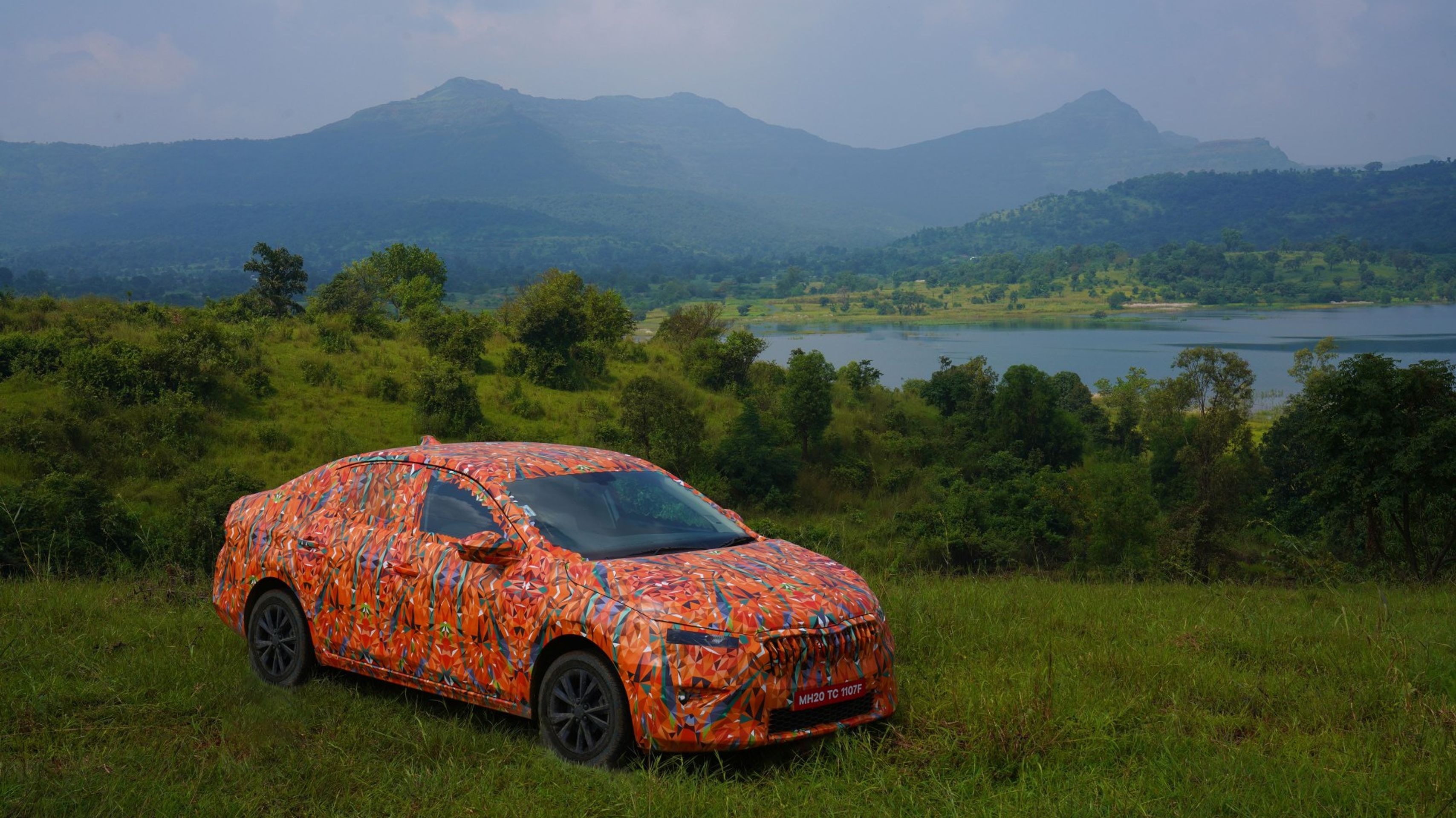 Sedan Škoda Slavia - "Indický" sedan Škoda Salvia (5/5)
