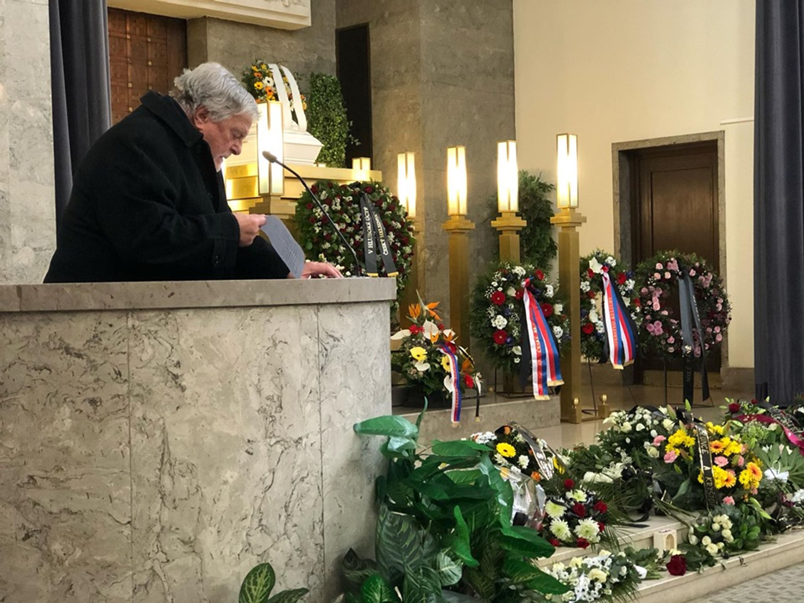 Lidé se loučí s Taťanou Fischerovou - Jan Kačer - GALERIE: Rozloučení s Taťanou Fischerovou (20/23)