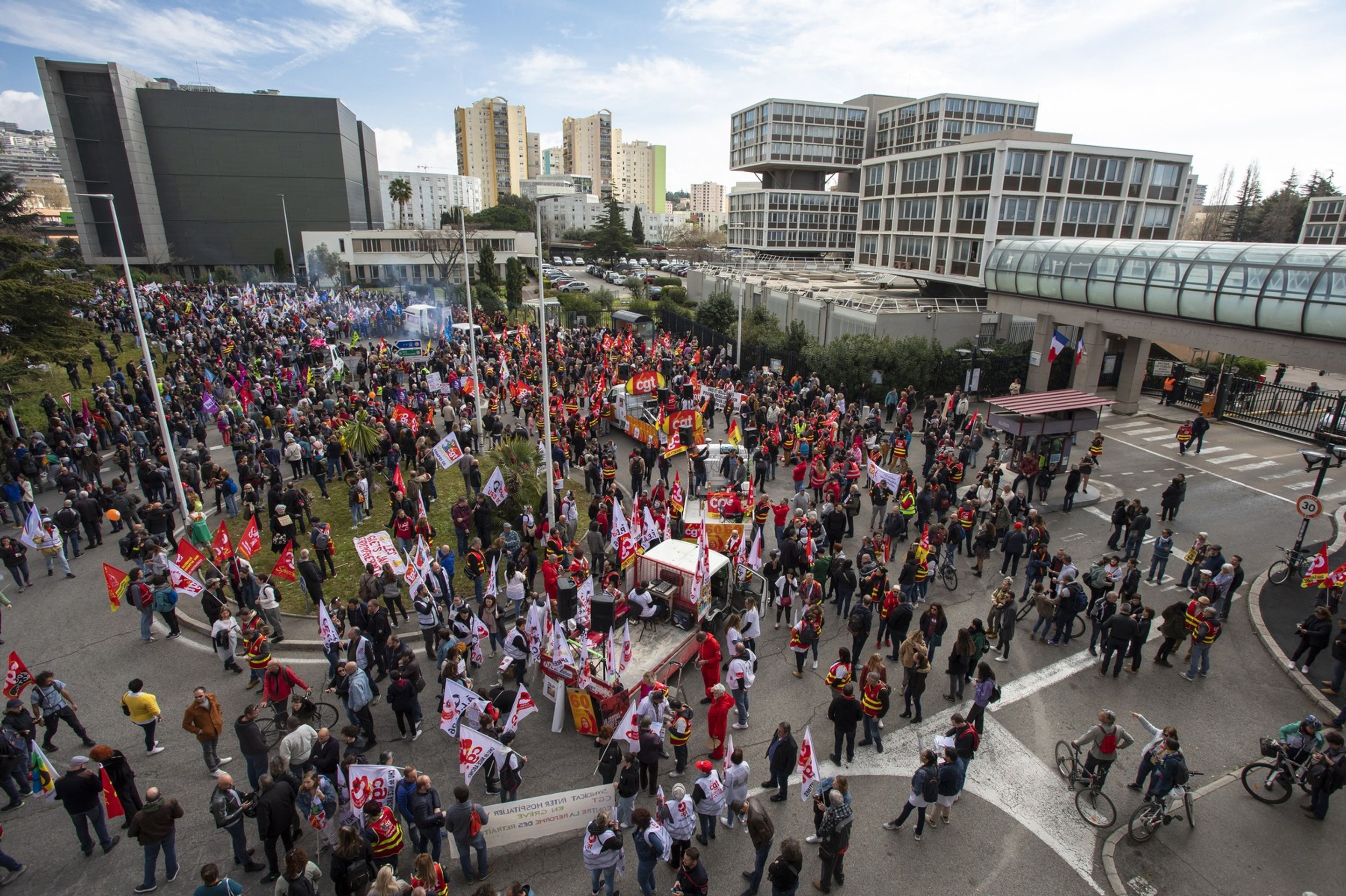 Demonstrace ve Francii (1) - Protesty proti důchodové reformě ve Francii (8/15)