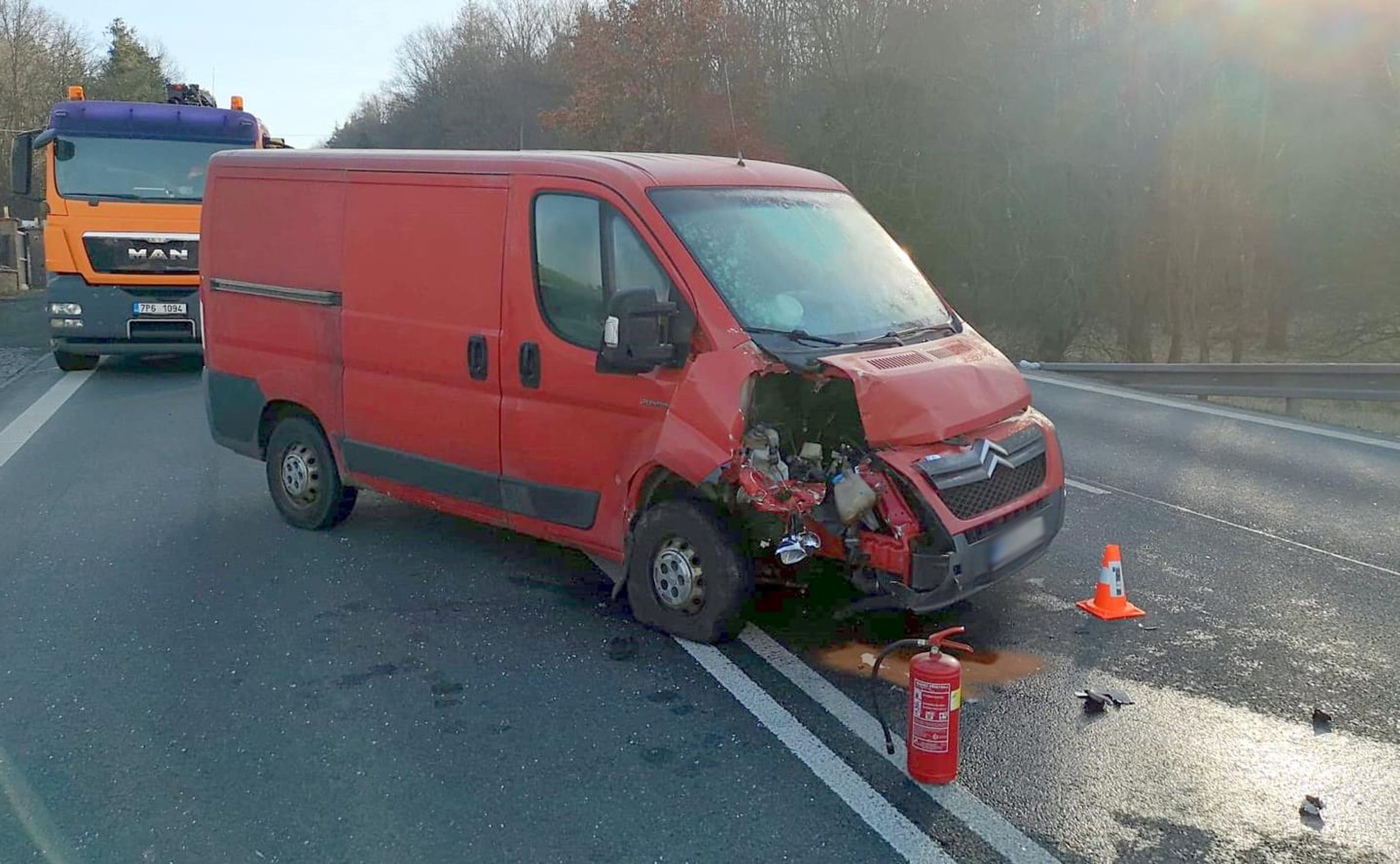 Nehoda na hlavním tahu z Plzně do Domažlic (3) - Nehoda na hlavním tahu z Plzně do Domažlic (2/6)