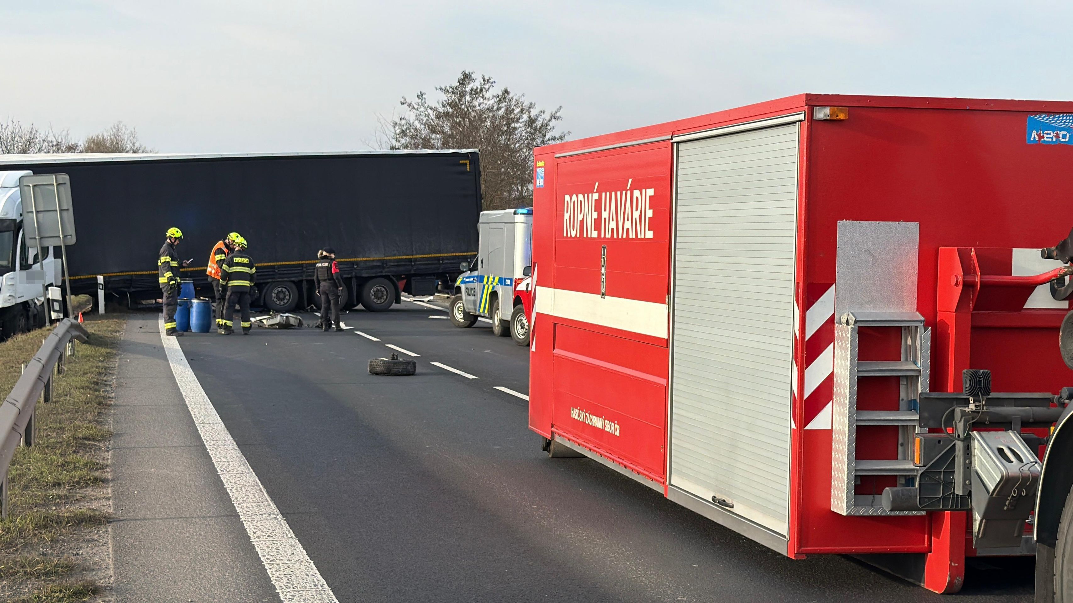 Smrtelná dopravní nehoda u obce Uhy - Smrtelná dopravní nehoda u obce Uhy (4/12)