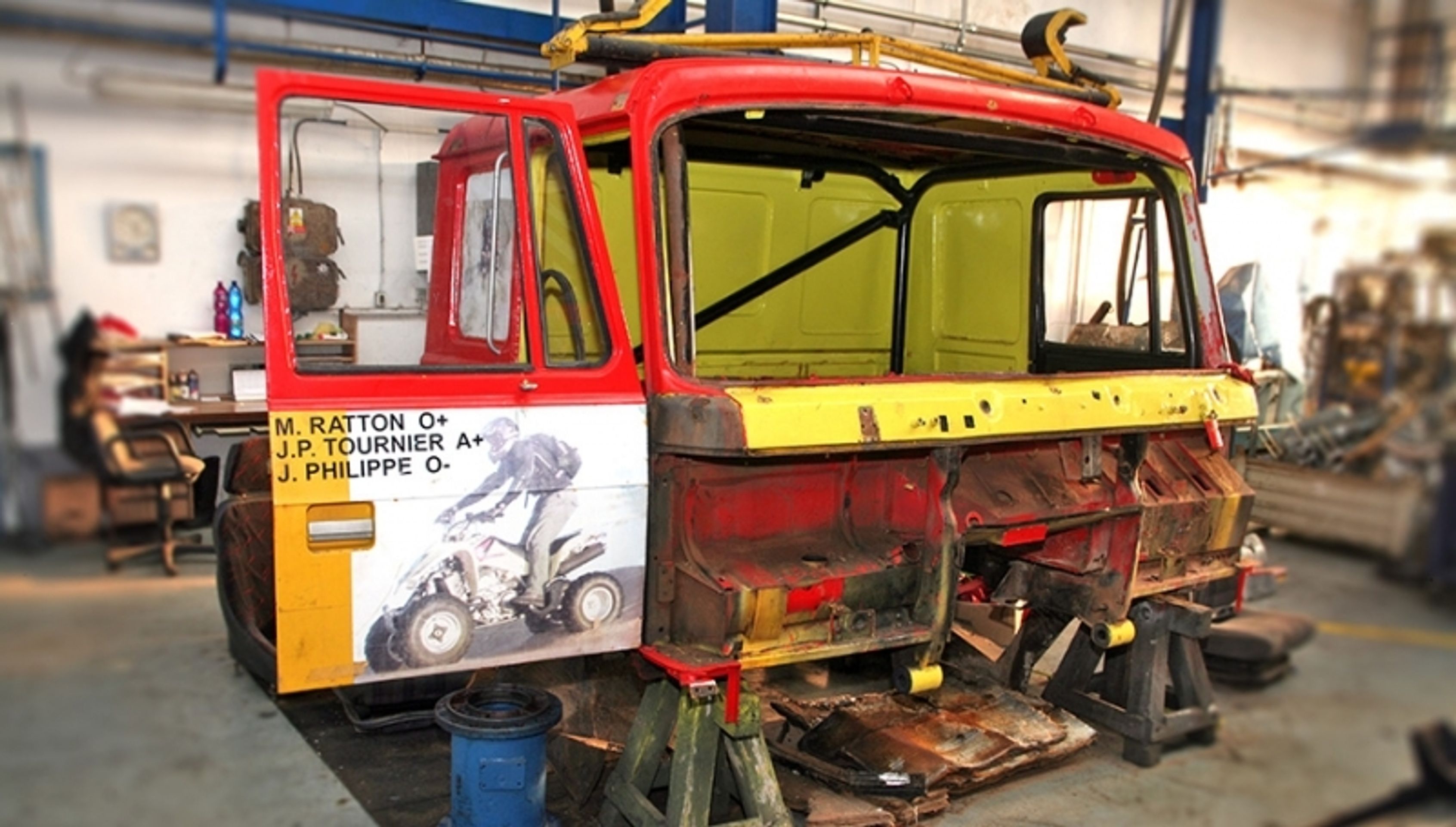 Tatra - 24 - GALERIE: Renovace závodní Tatry 815 6x6 VE "Ostrý-II" (11/16)