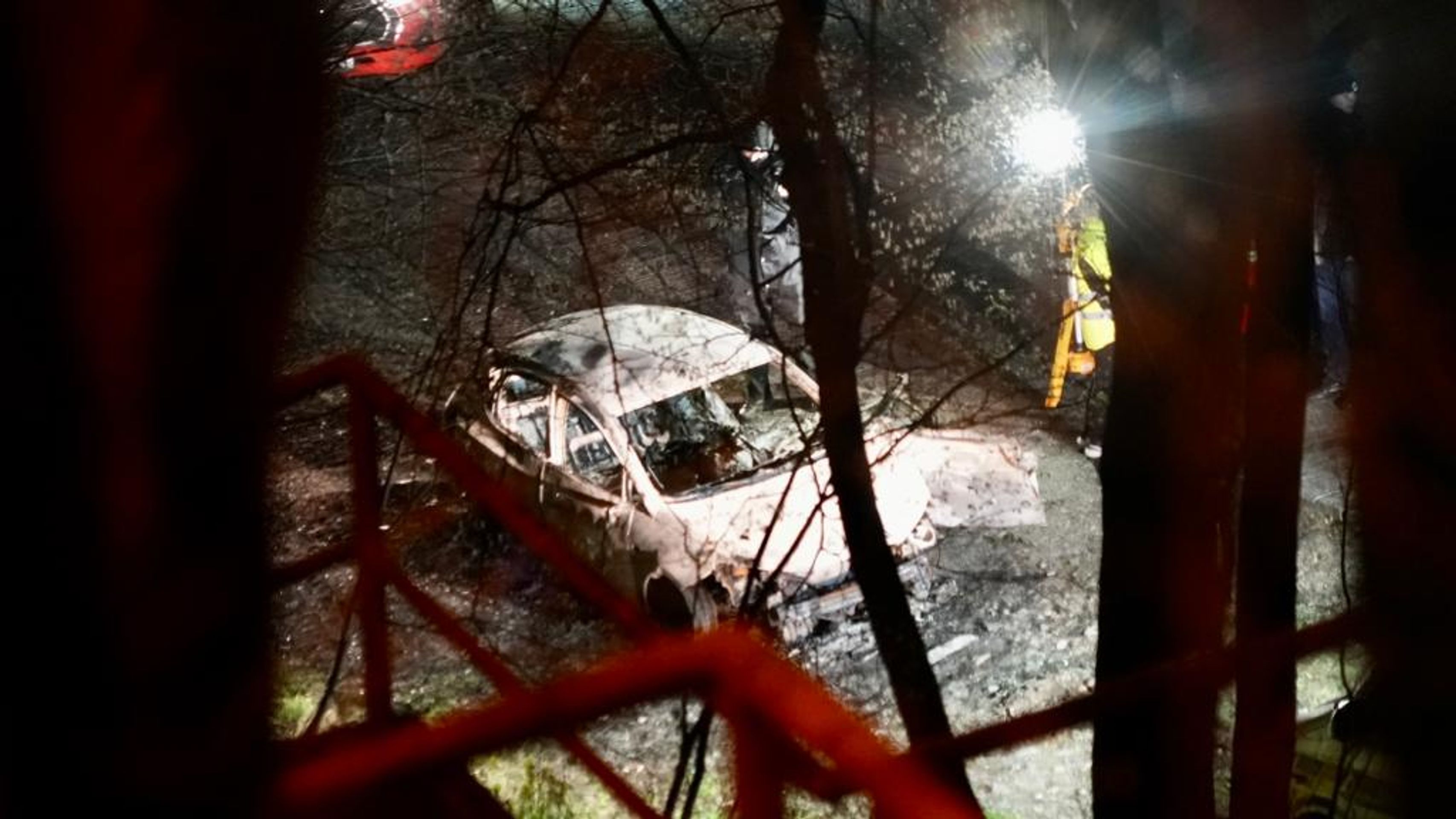 Shořelé auto u Třebenic - Shořelé osobní auto u Třebenic (4/6)