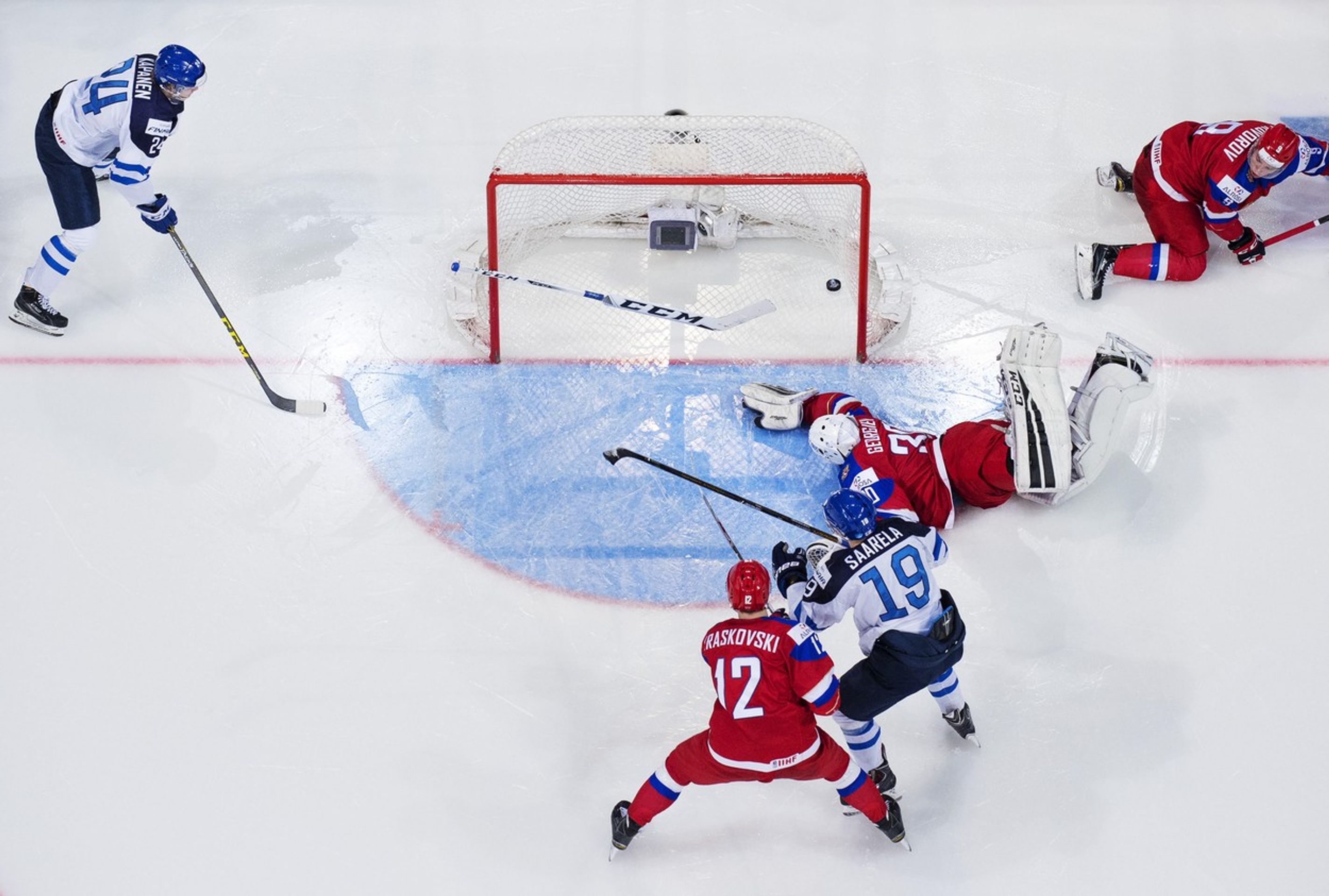 Kasperi Kapanen rozhodl MS juniorů - GALERIE: Sami Kapanen a Kasperi Kapanen (3/9)