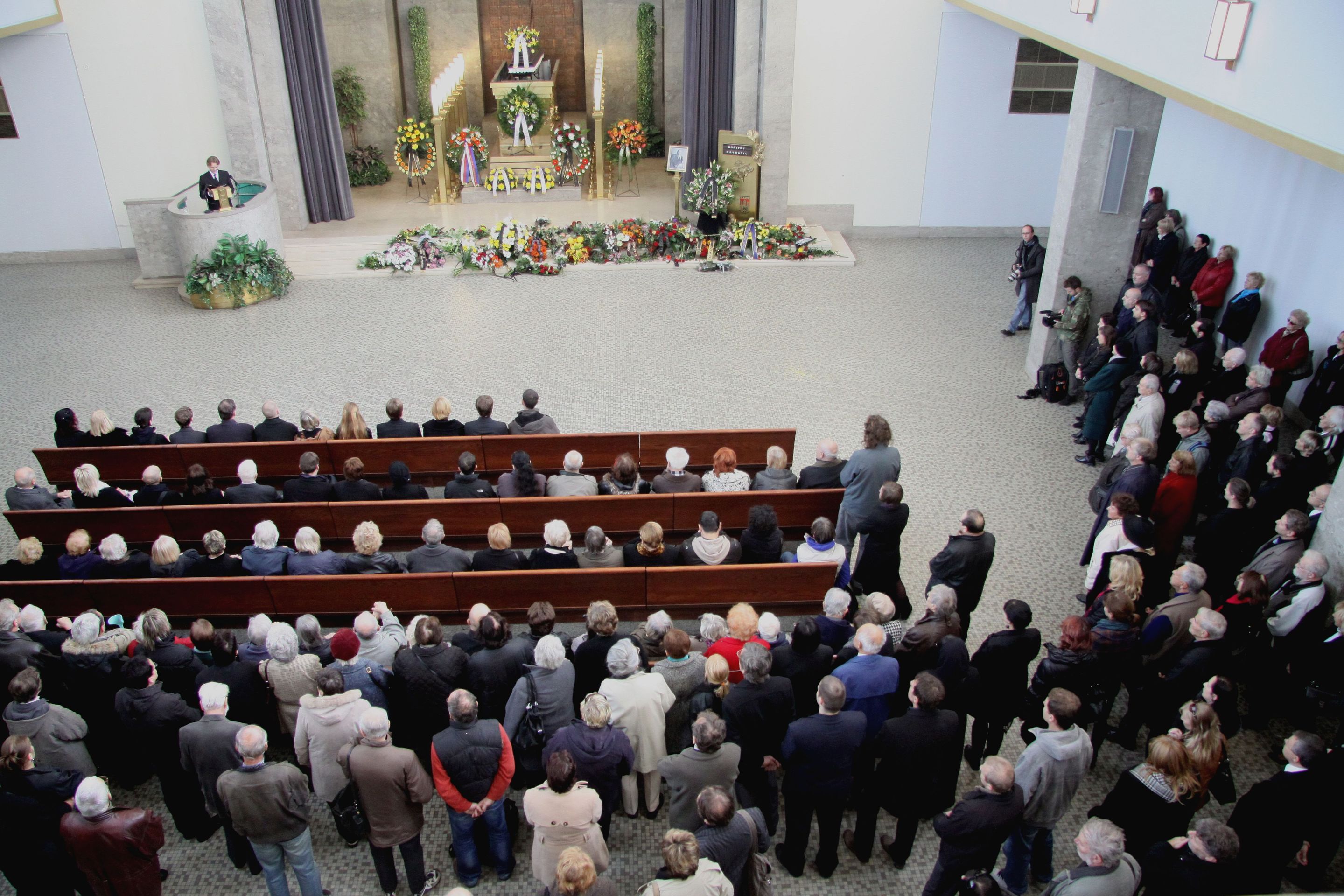 S hercem Bořivojem Navrátilem se rozloučil i Vaculík a Hrušinský - 2 - GALERIE: Rozloučení se s Bořivojem Navrátilem (2/14)