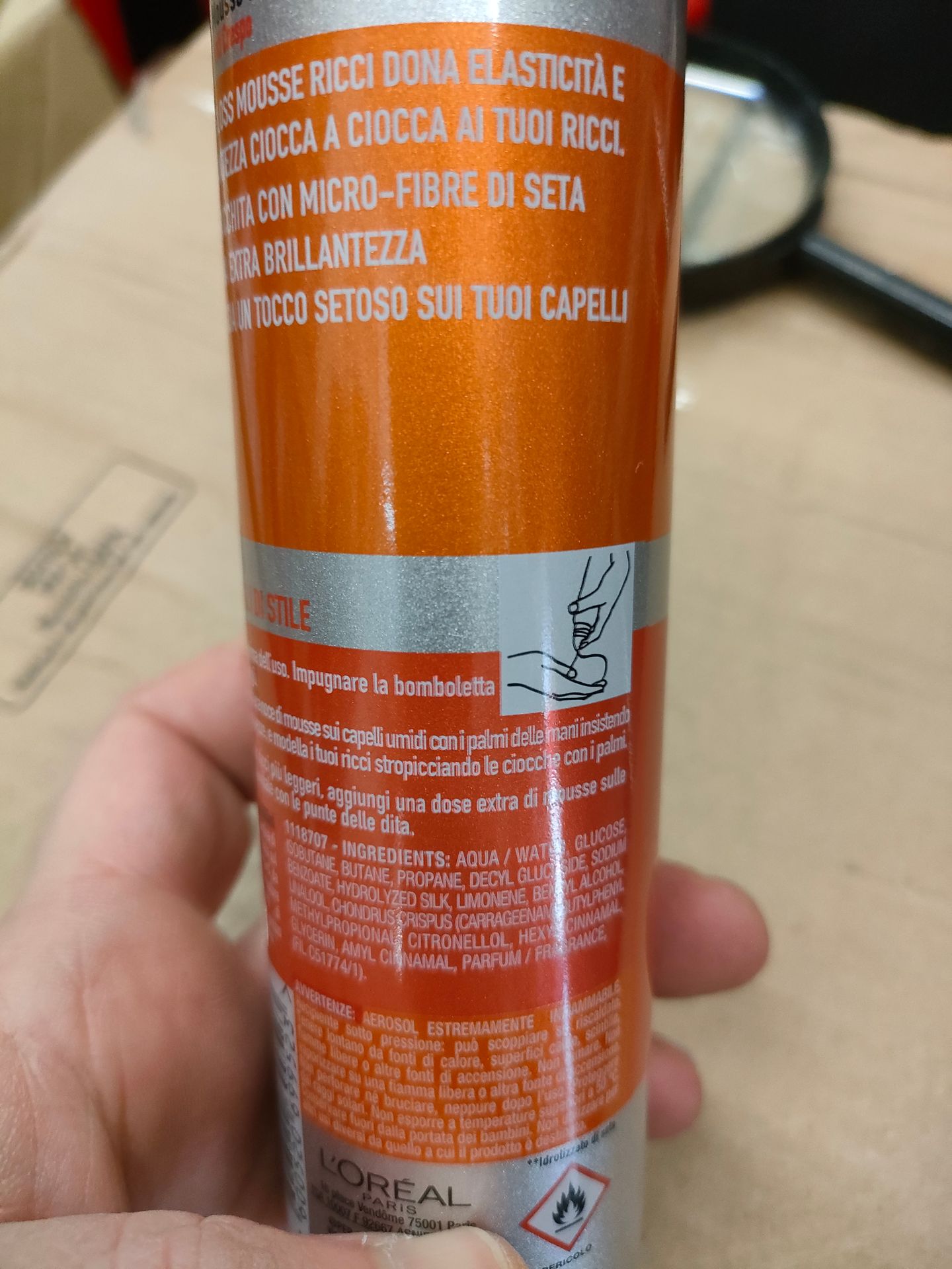 Pěna do vlasů Loreal Paris Silk & Gloss (2) - Zdraví nebezpečná kosmetika (6/27)