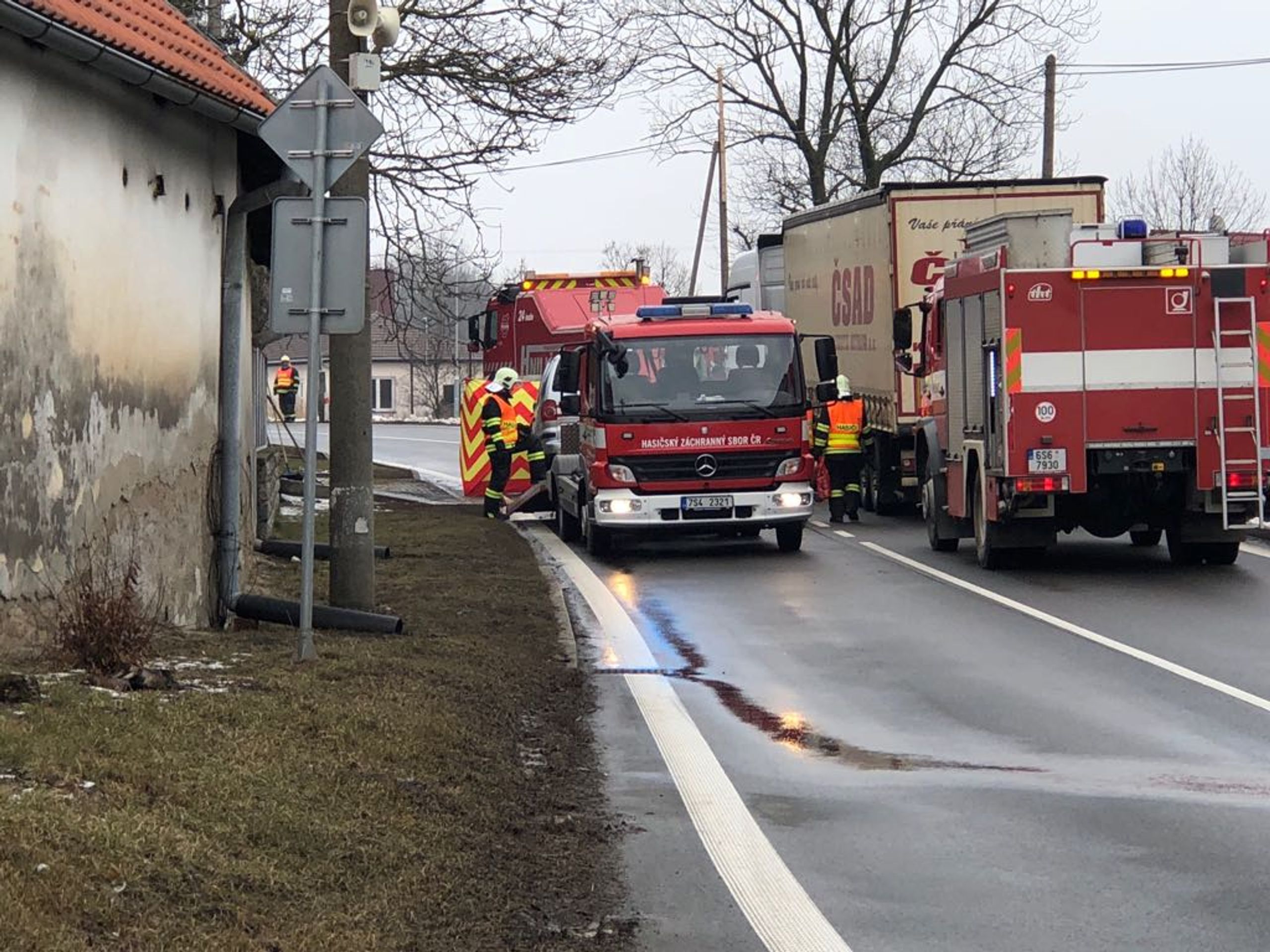 Smrtelná dopravní nehoda v obci Oleška - 5 - GALERIE: Smrtelná dopravní nehoda Oleško (5/7)