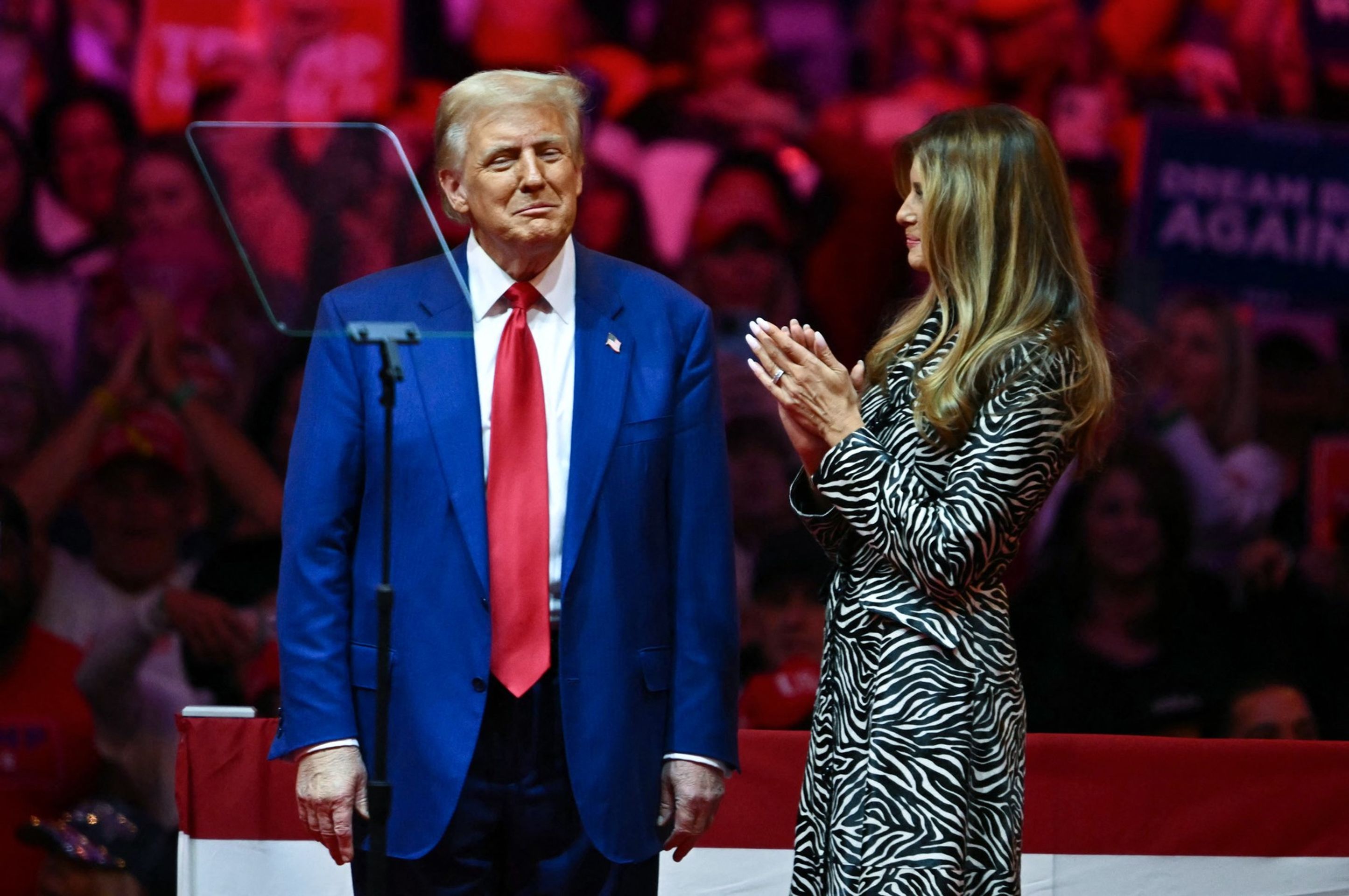 Donald Trump s manželkou Melanií Trumpovou (7) - Donald Trump s manželkou Melanií Trumpovou (4/7)