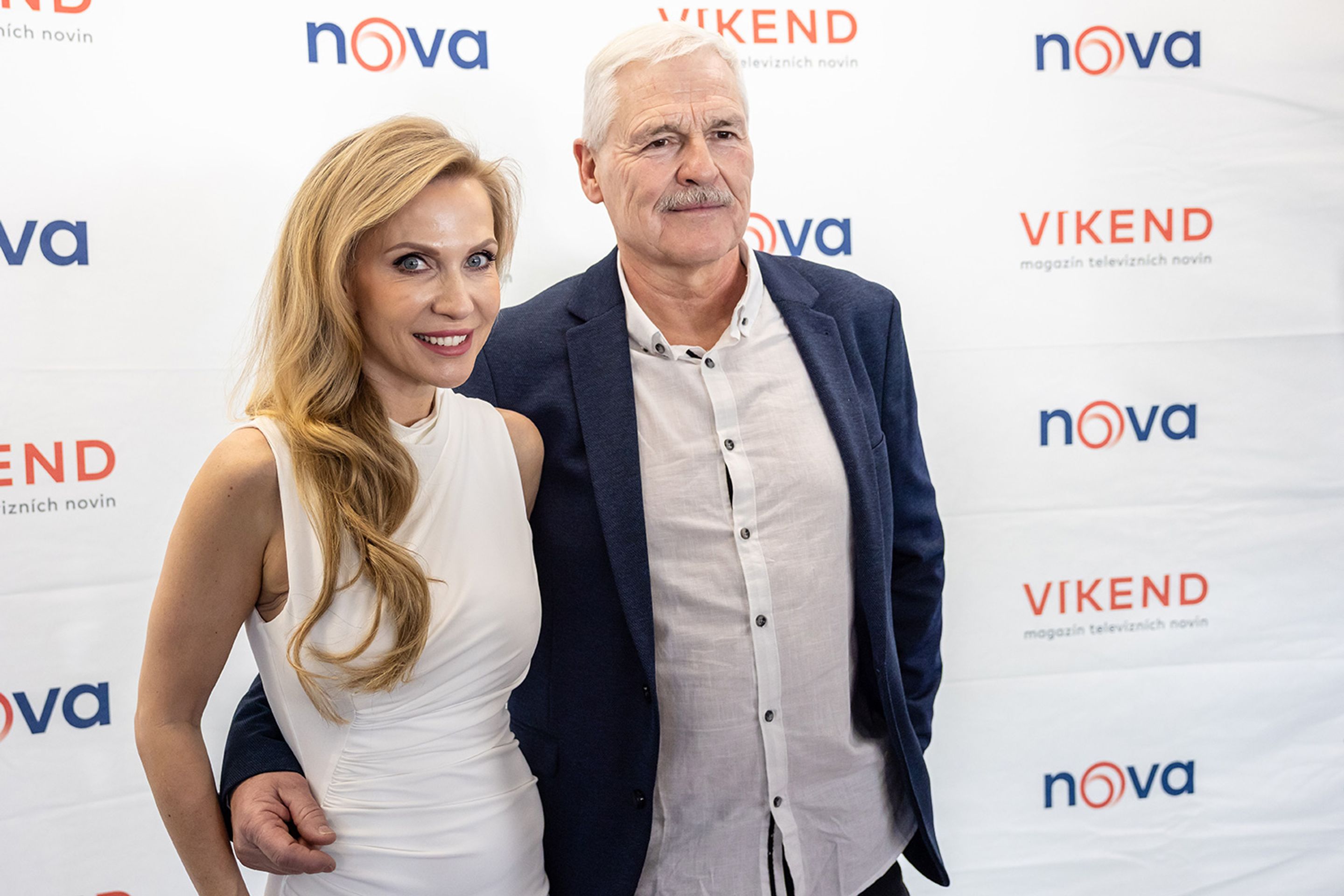 Michaela Ochotská a Pavel Dumbrovský - Oslava 20. narozenin magazínu Víkend (5/12)