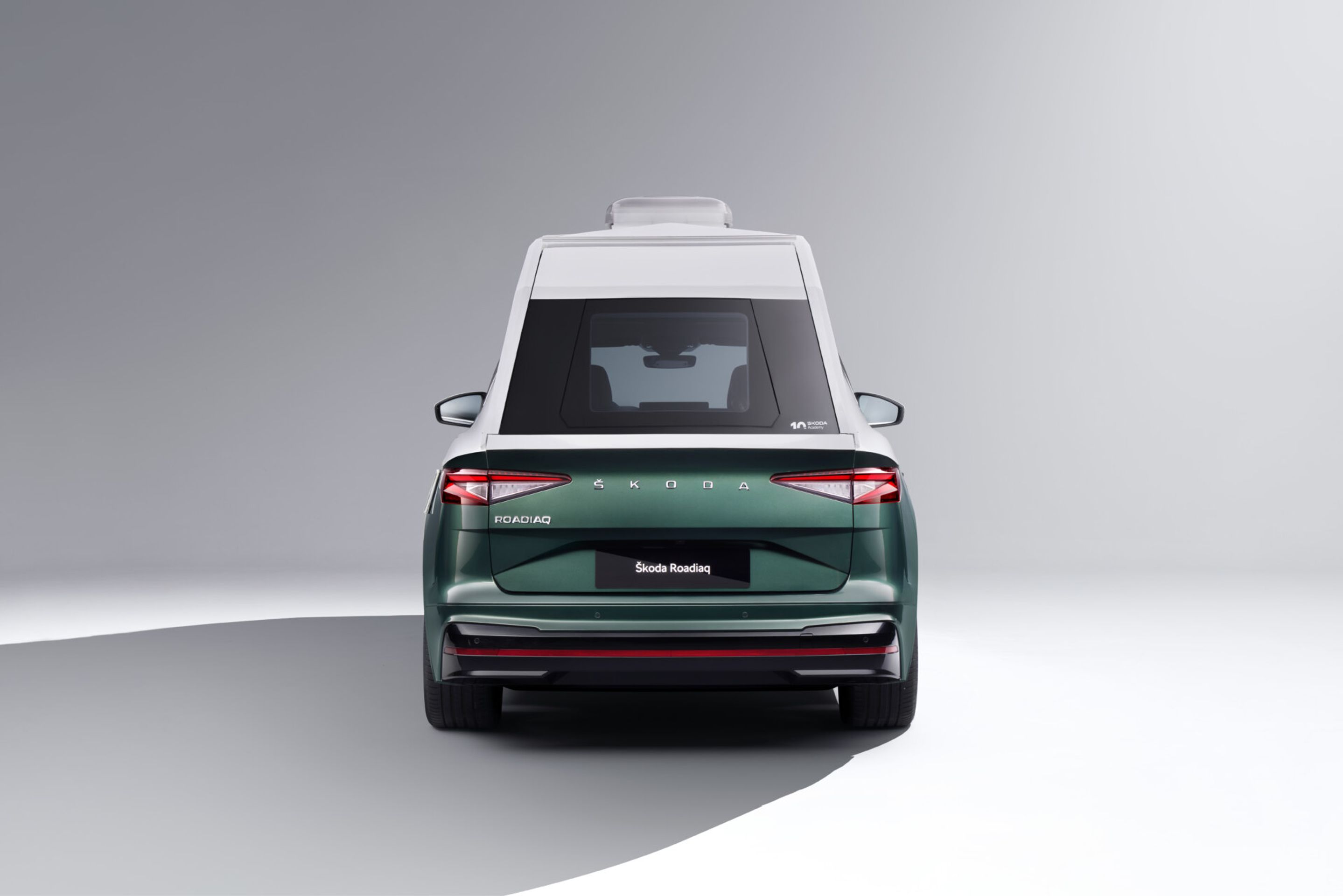 Studentský vůz Škoda Roadiaq - Odvážný studentský koncept obytného elektromobilu Škoda Roadiaq (6/21)