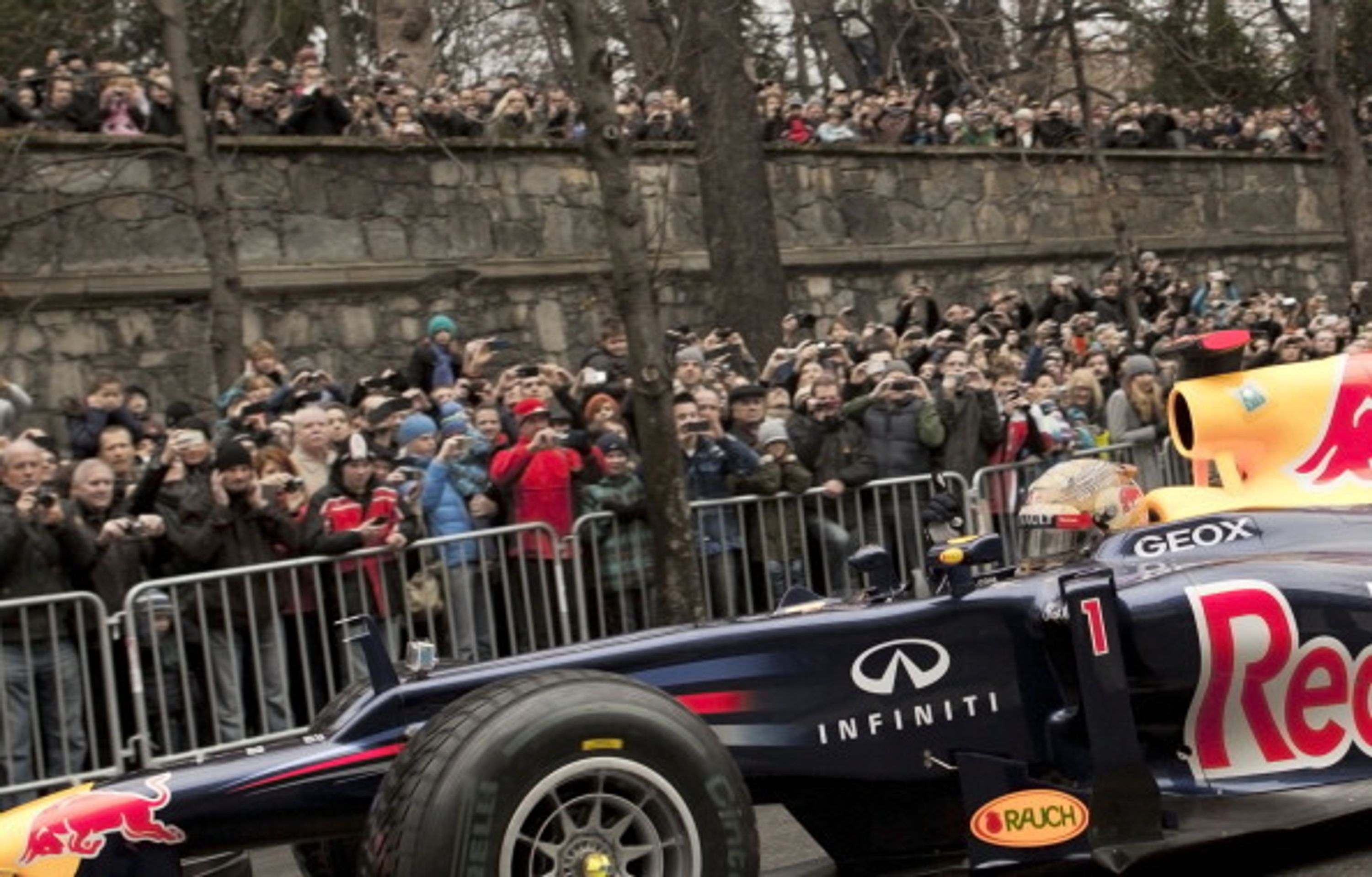 Vettel slaví v Grazu - 4 - GALERIE: Sebastian Vettel slaví titul v rakouském Grazu (5/7)