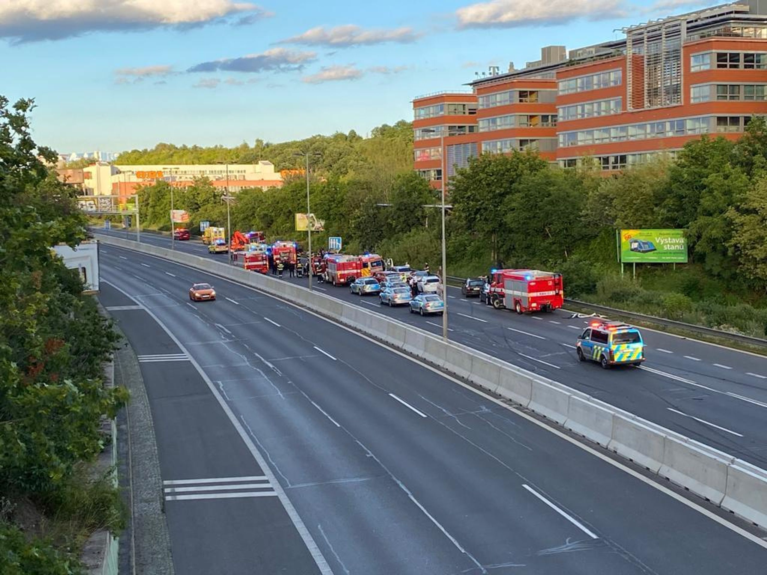 Tragická nehoda v Praze skončila smrtí policisty - 6 - GALERIE: Tragická nehoda v Praze skončila smrtí policisty (6/6)