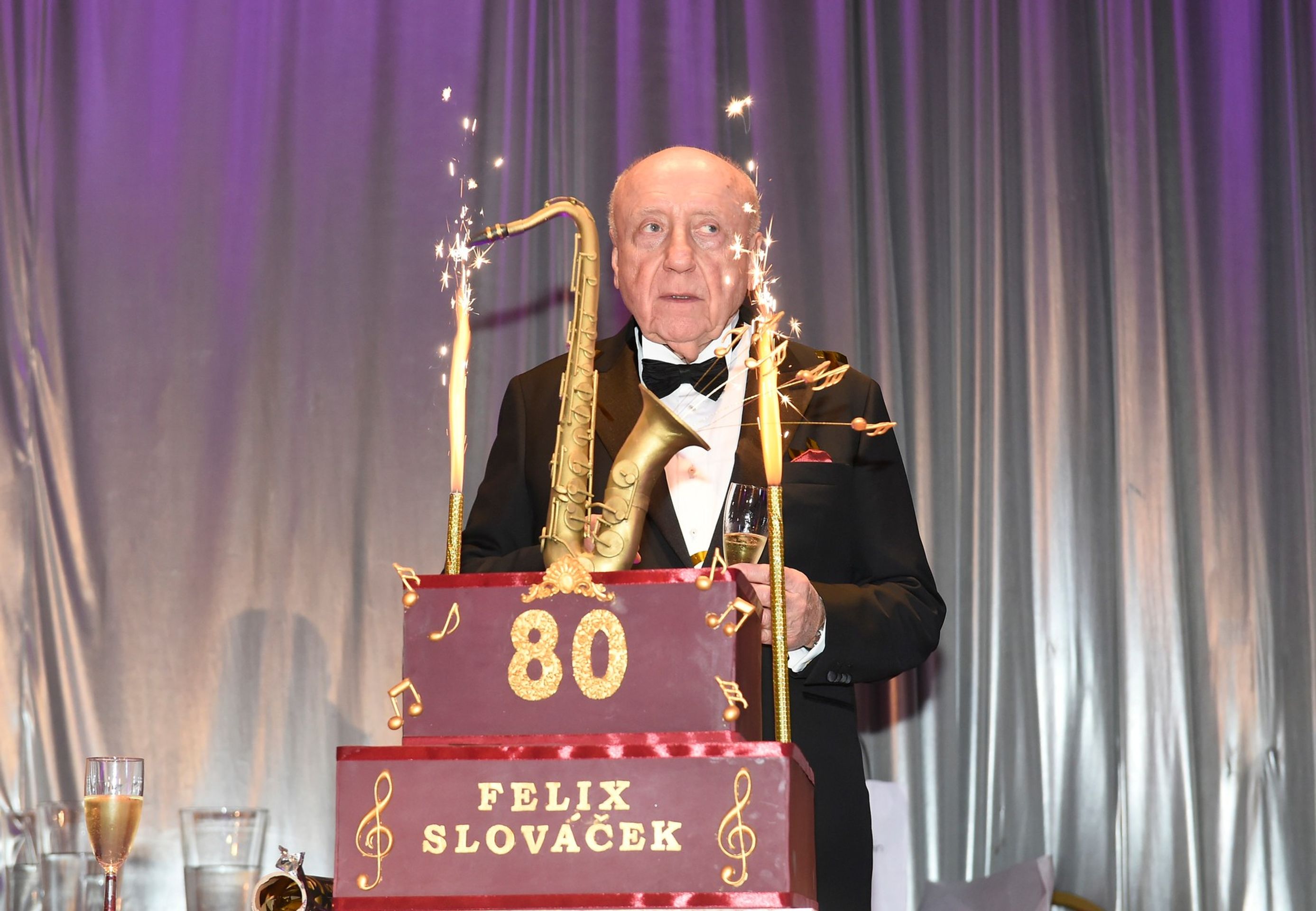 Felix Slováček sláví své 80. narozeniny - Felix Slováček slaví své 80. narozeniny (4/5)