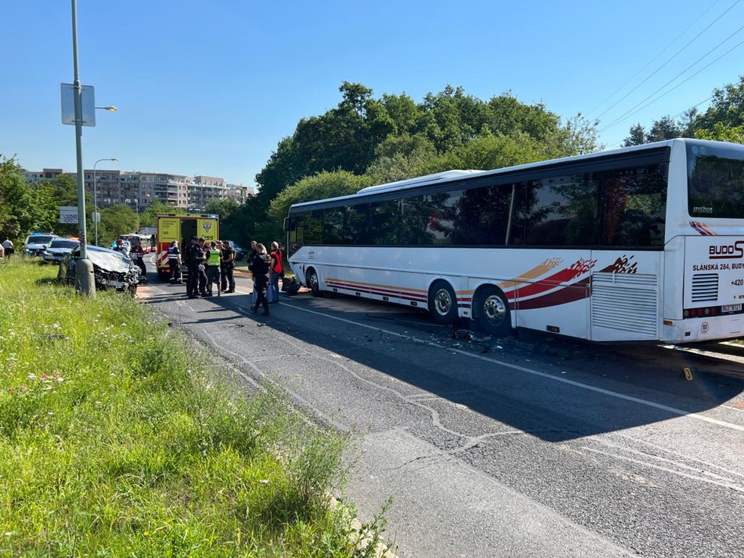 Nehoda autobusu na Chodově - Nehoda autobusu na Chodově (1/8)