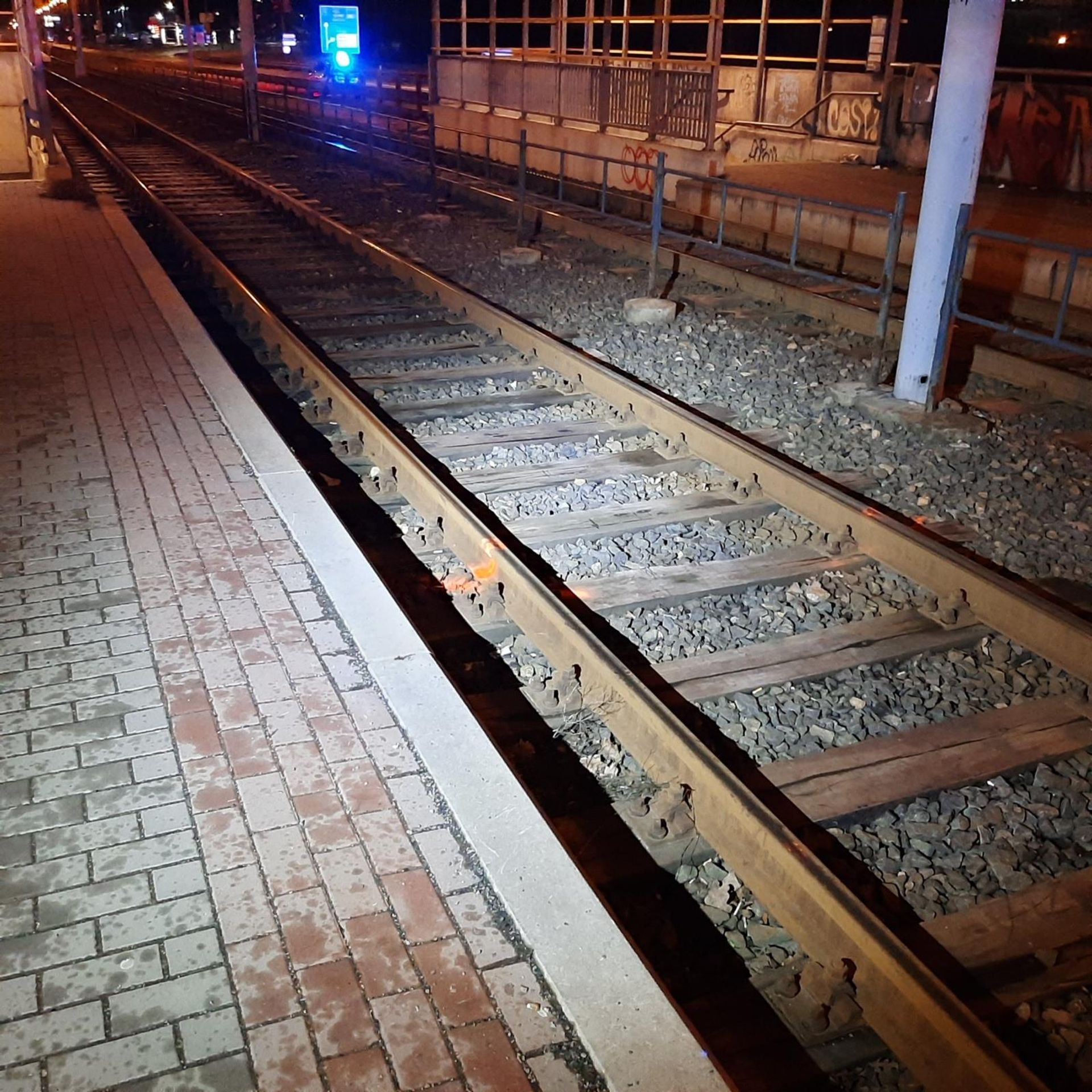 Tramvaj v Brně srazila ženu bez dokladů (4) - Policisté potřebují zjistit totožnost vážně zraněné ženy (10/10)