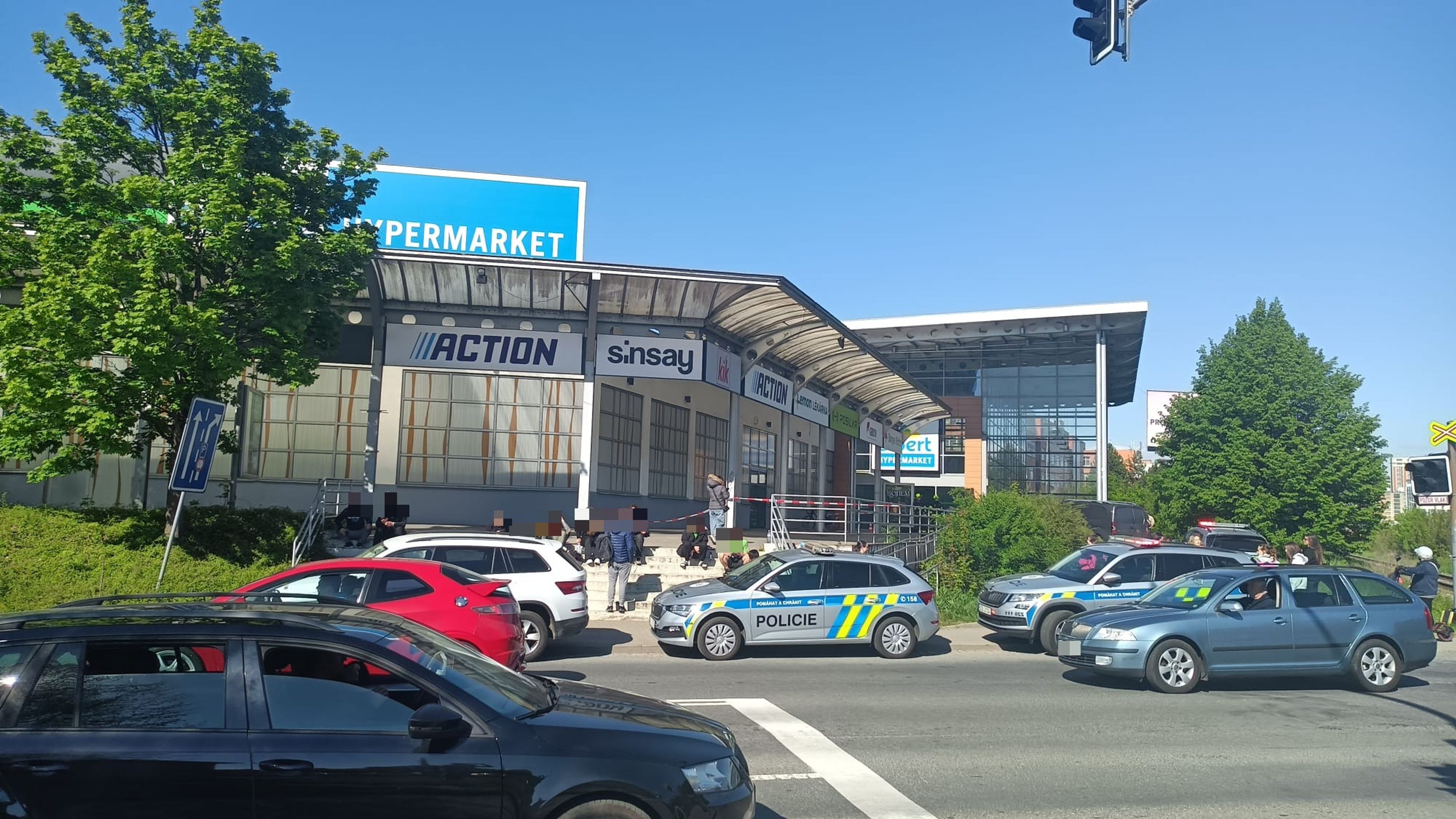 Evakuace obchodního centra ve Zlíně - Evakuace obchodního centra ve Zlíně (7/8)