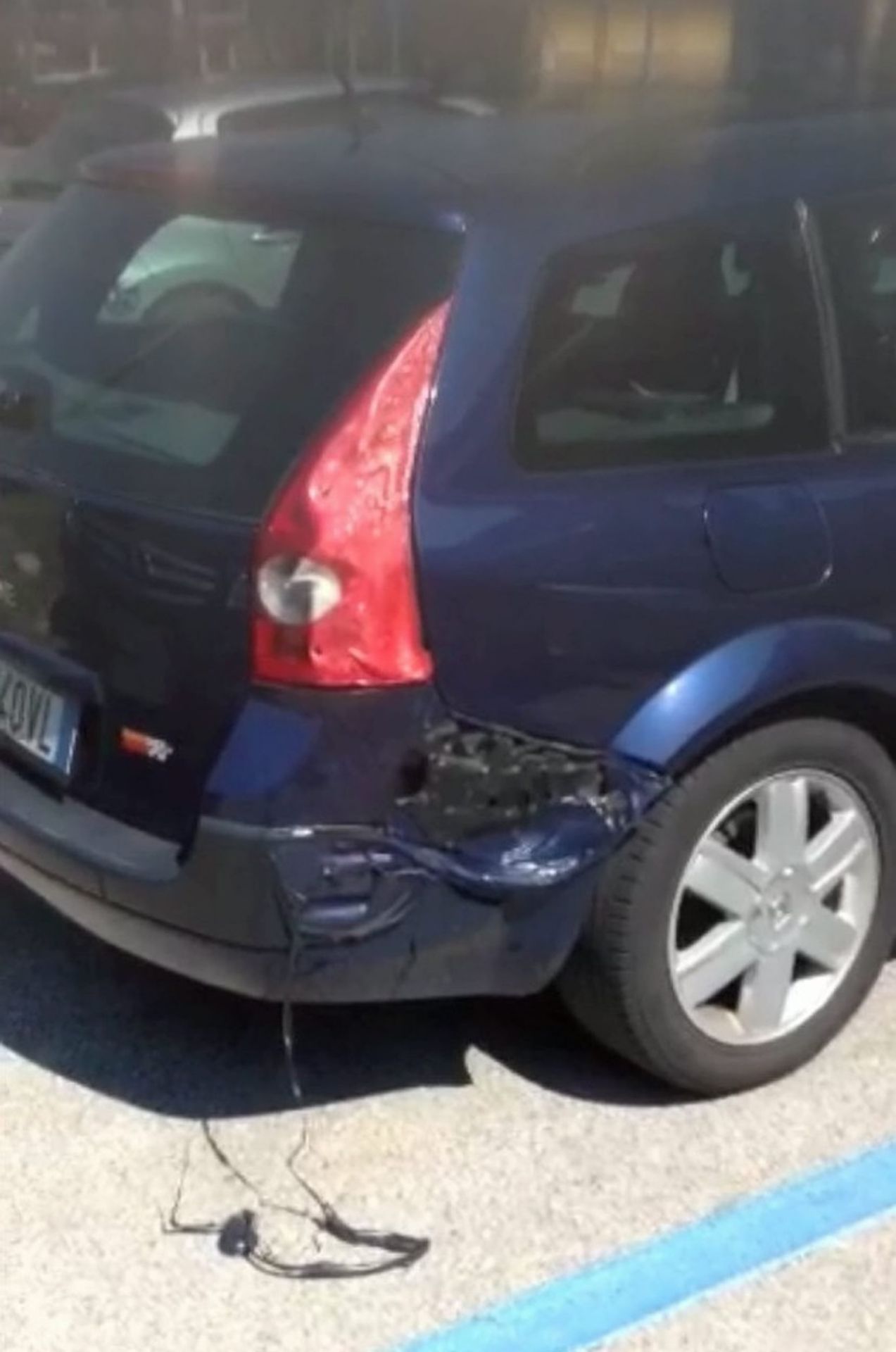 Renault se roztekl na sluníčku - 1 - GALERIE: Renault se na sluníčku roztekl (2/4)