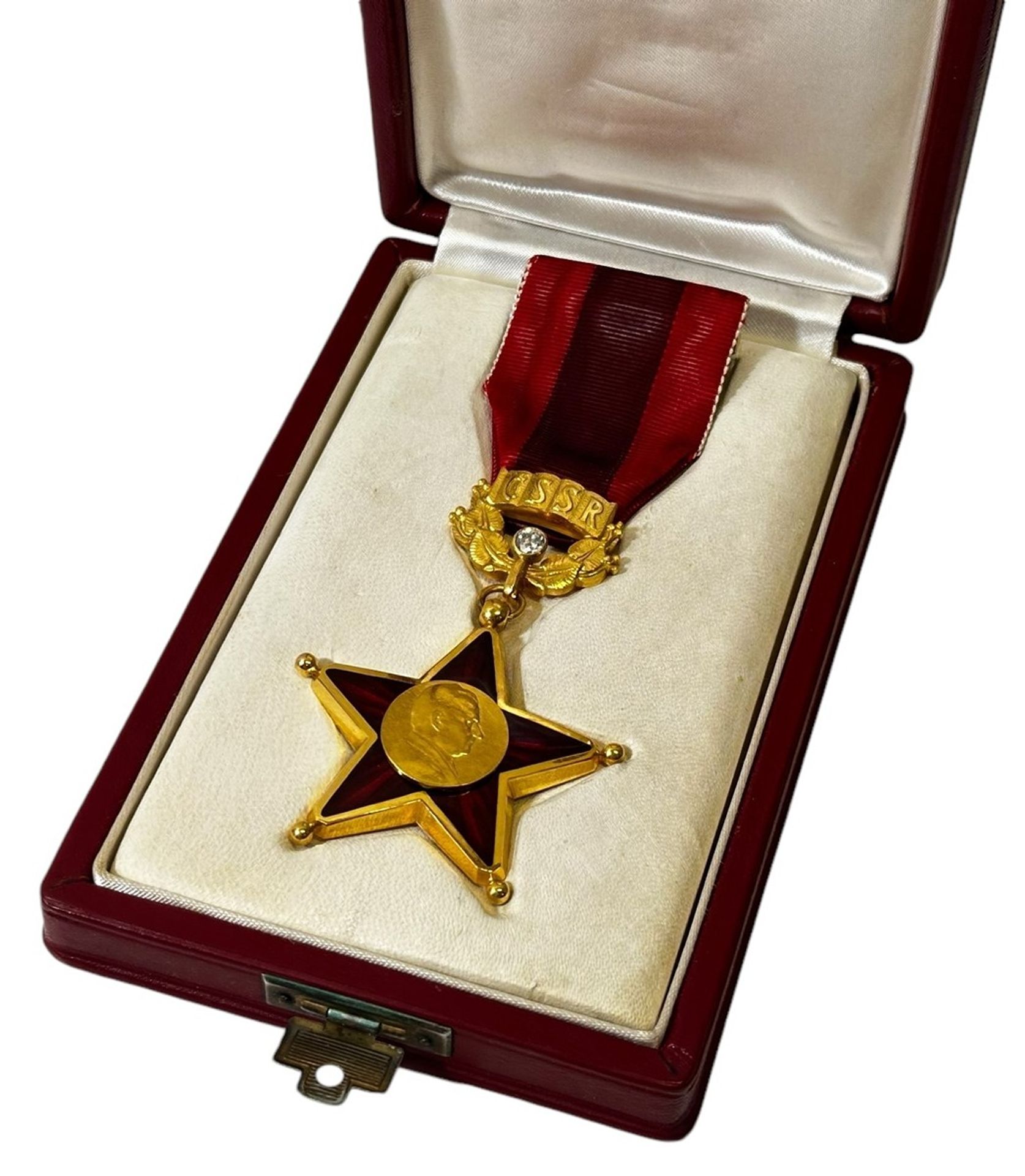 Československo, Řád Klementa Gottwalda Za budování socialistické vlasti, udělen 30. 4. 1971, vyvolávací cena 120 000 Kč (2) - Aukce mincí a bankovek (19/20)