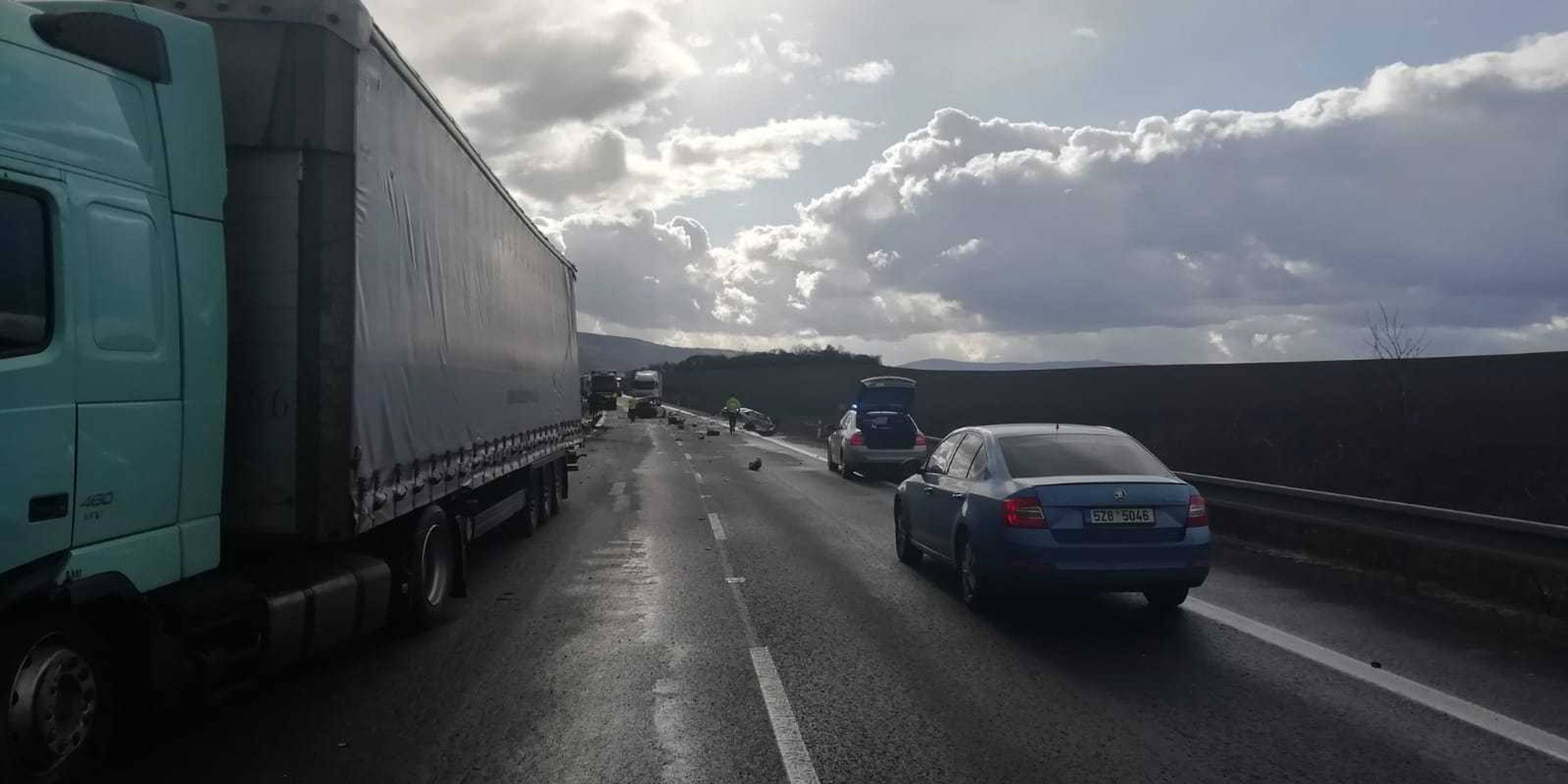 Tragická nehoda u obce Bánov - 2 - GALERIE: Tragická nehoda u obce Bánov (3/4)