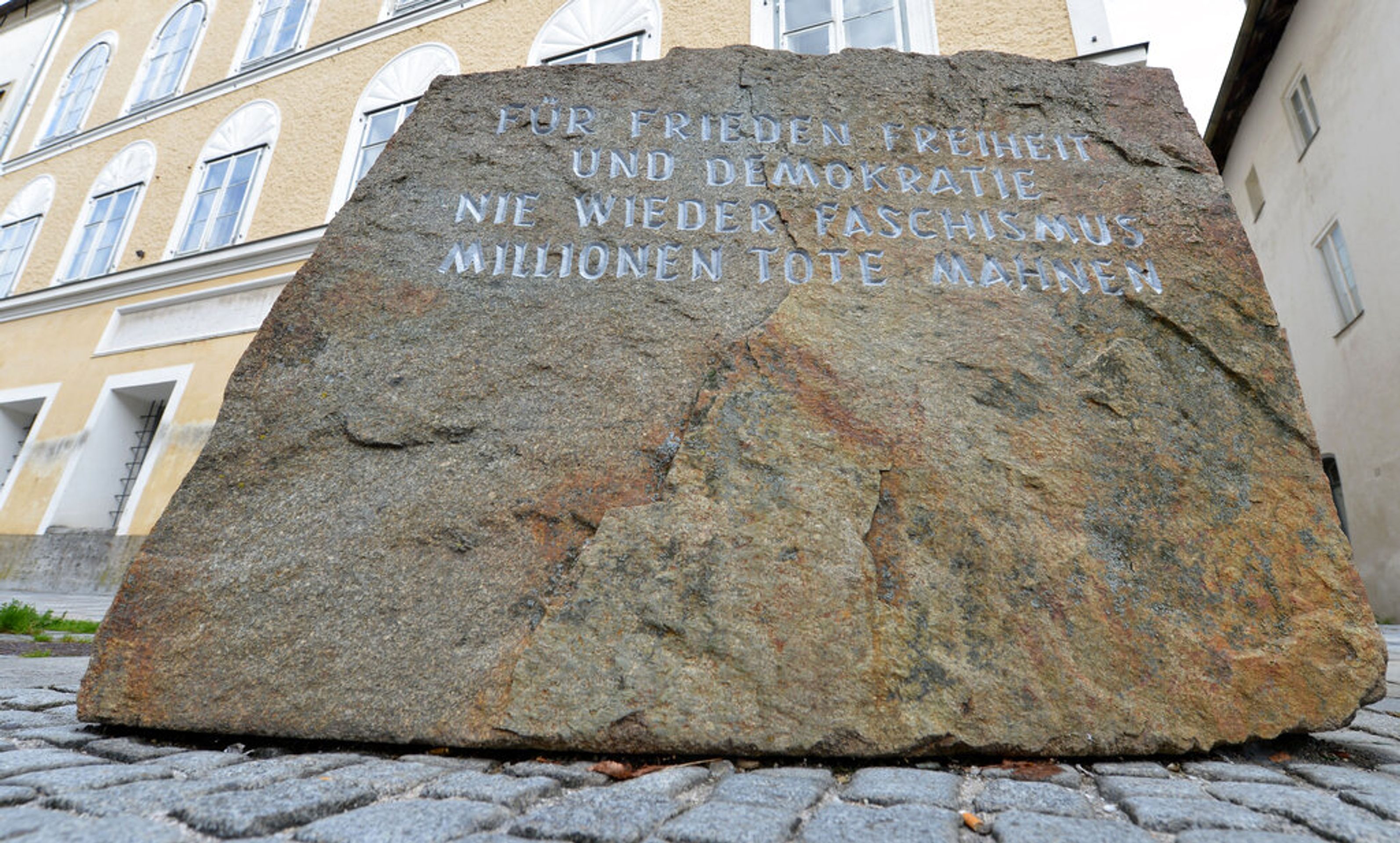 Adolf Hitler rodný dům v Rakousku (4) - Adolf Hitler - rodný dům v Rakousku (1/4)