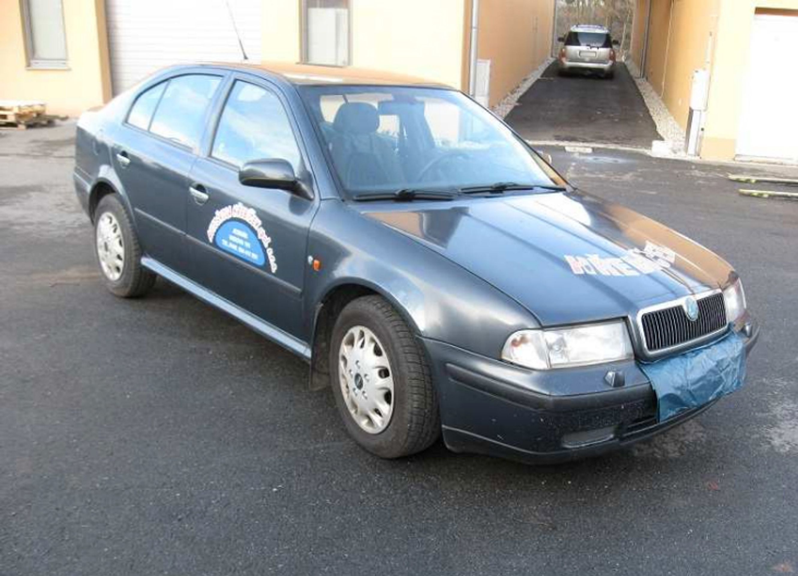 Dražba - Škoda Octavia (nafta), Vyvolávací cena: 30.000,- - GALERIE: Dražba motorových vozidel (46/51)