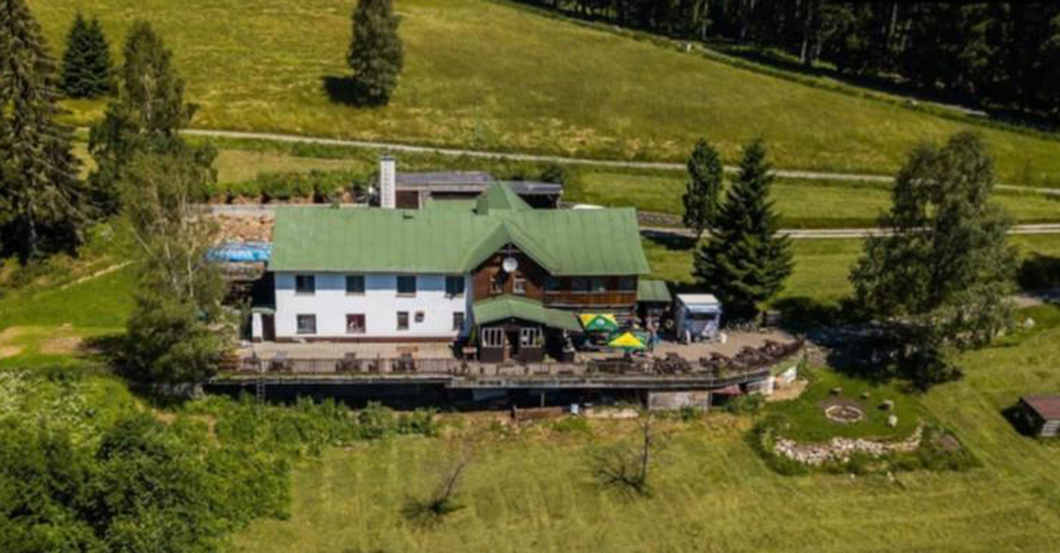 Pec pod Sněžkou Rekreační chata Amor s kapacitou 35 lůžek v příslušnosti hospodařit Ministerstva zemědělství - Nemovitosti, kterých se chce stát zbavit (8/12)