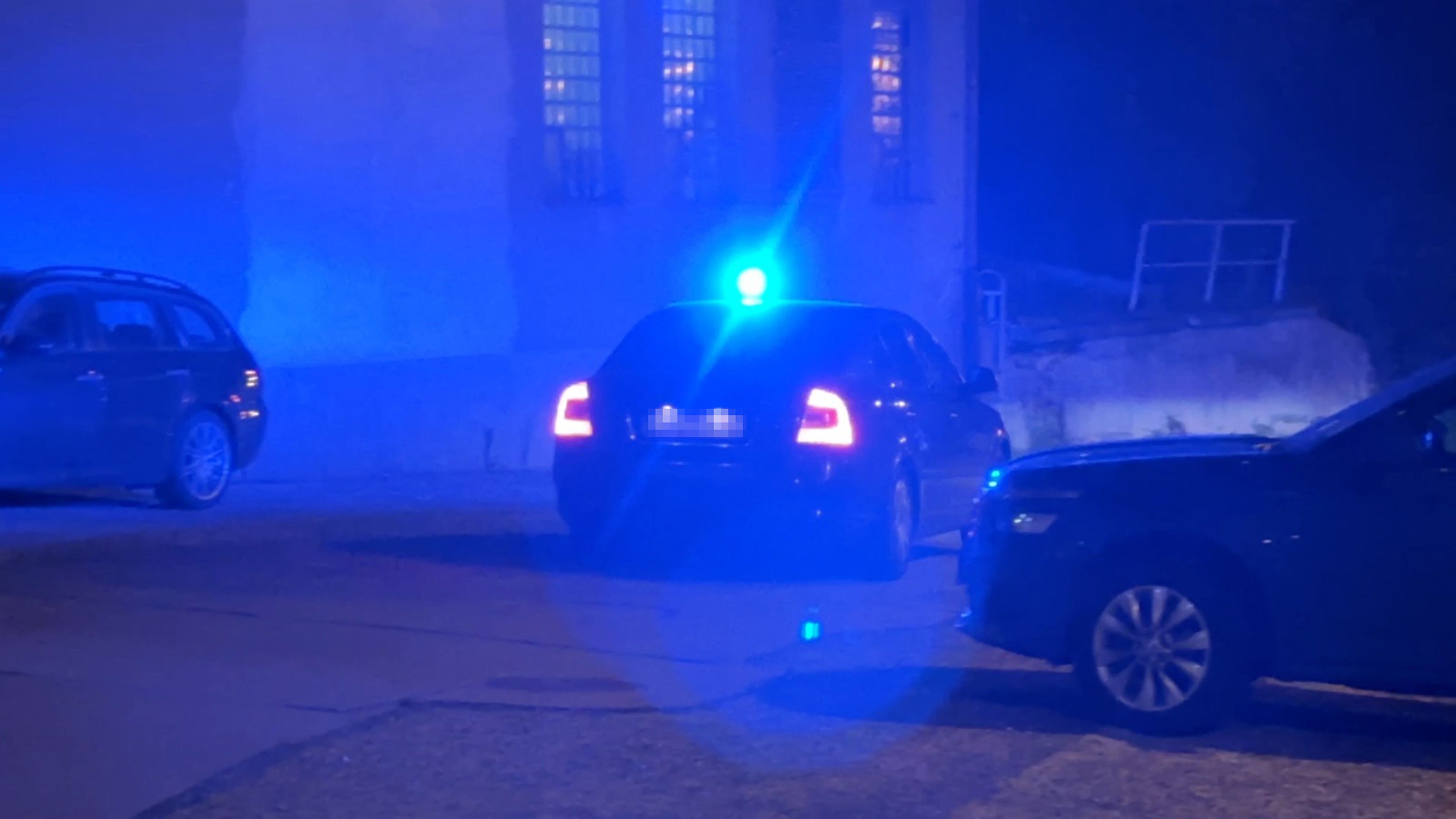 Zadržení podezřelého Praha pád v Divadelní ulici - Policejní vyšetřování a zadržení podezřelého (5/9)