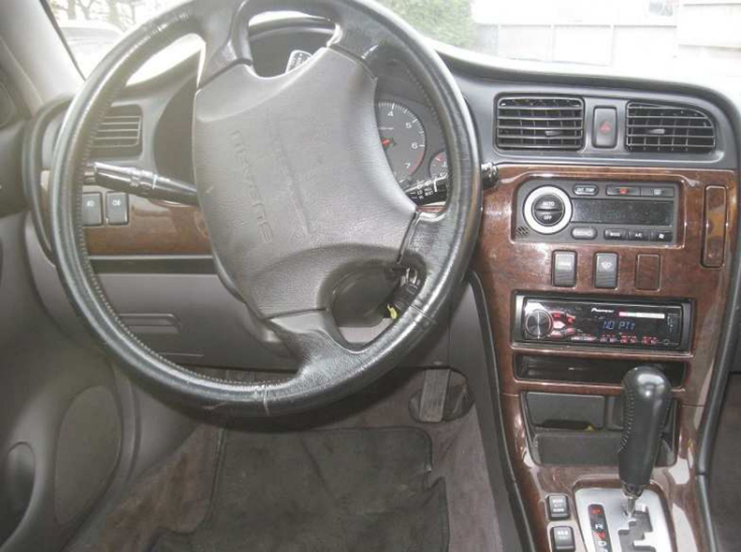 Dražba - Subaru Legacy - 2 - GALERIE: Dražby - 1 (30/40)