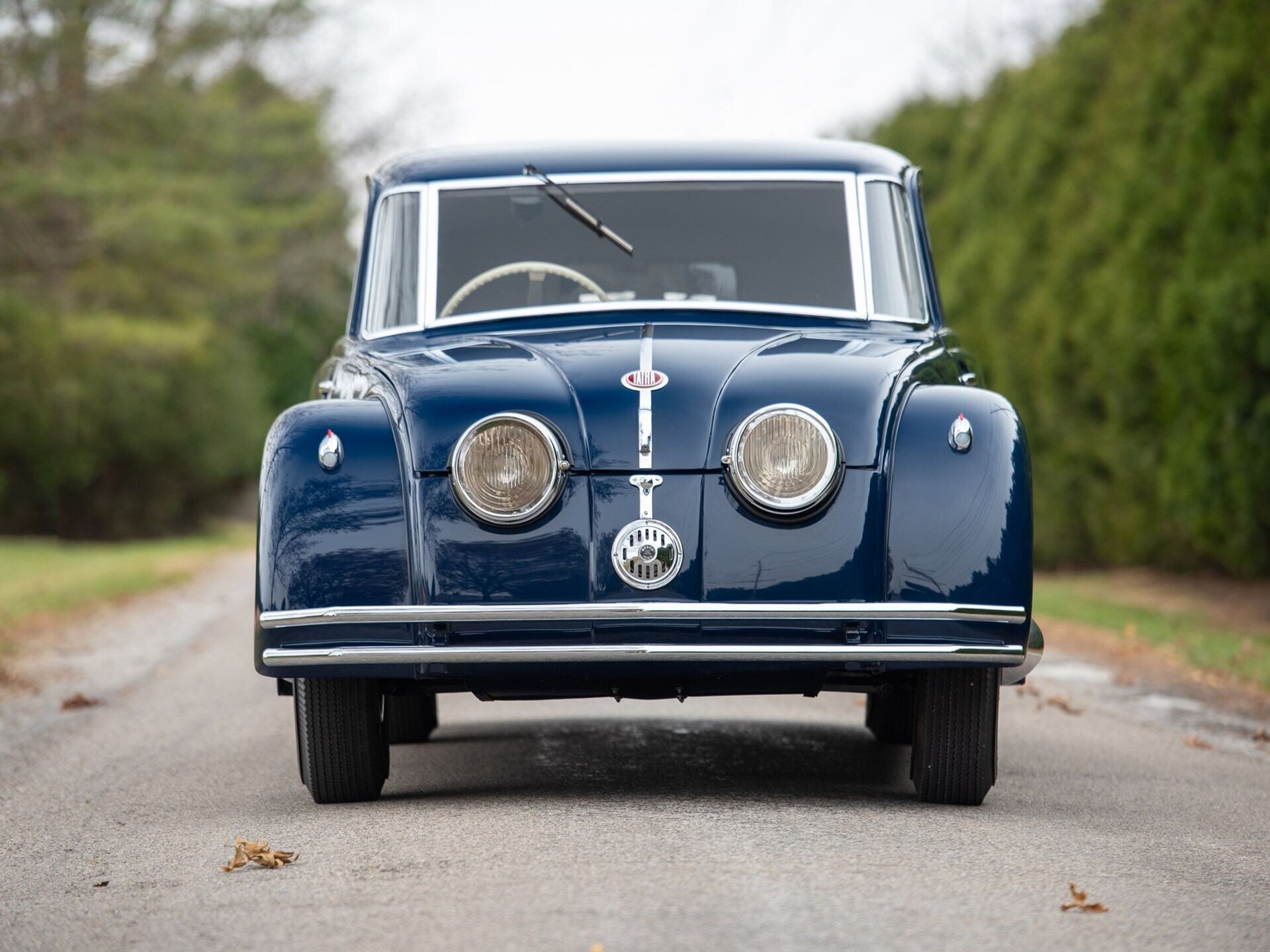 Unikátní Tatra 77 z roku 1934 - Unikátní Tatra 77 se prodala za 8,5 milionu korun (1/20)