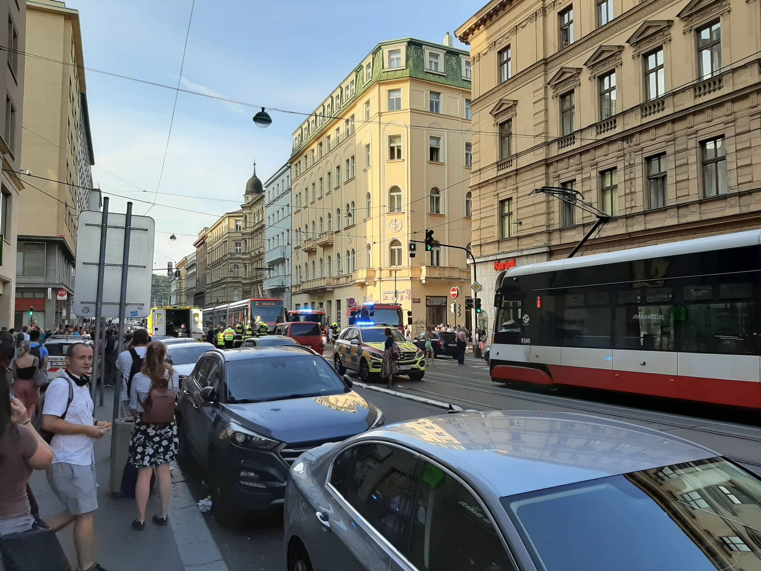 Srážka auta a tramvaje - 4 - GALERIE: Srážka auta a tramvaje (2/6)