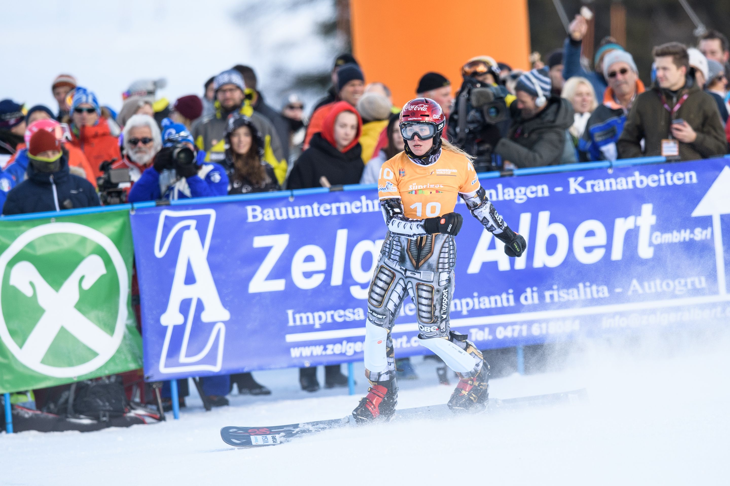 Ester Ledecká - GALERIE: Ester Ledecká vyhrála hned první letošní závod na snowboardu (5/12)