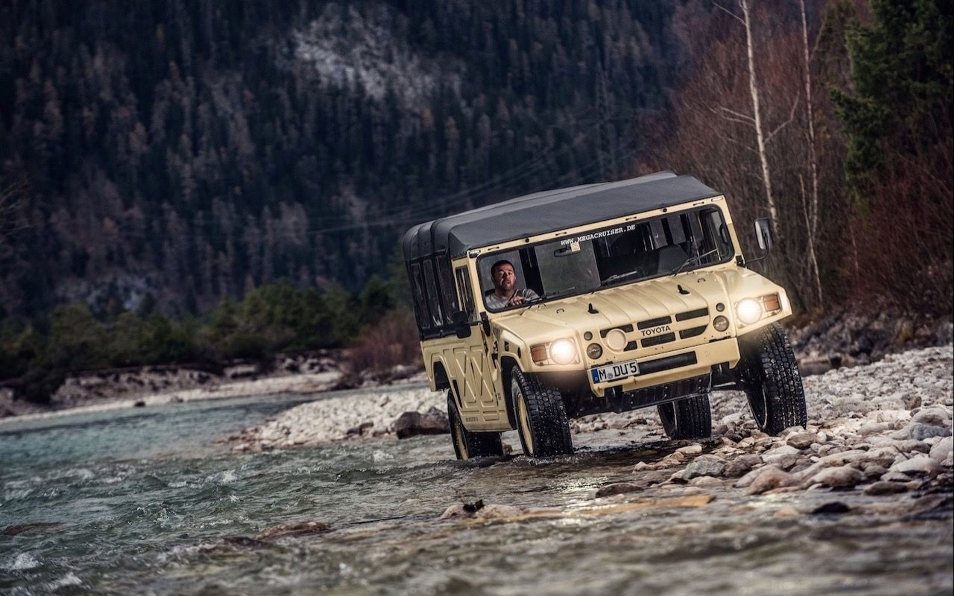 toyota - 16 - GALERIE: Seznamte se, tohle je japonský Hummer (1/8)