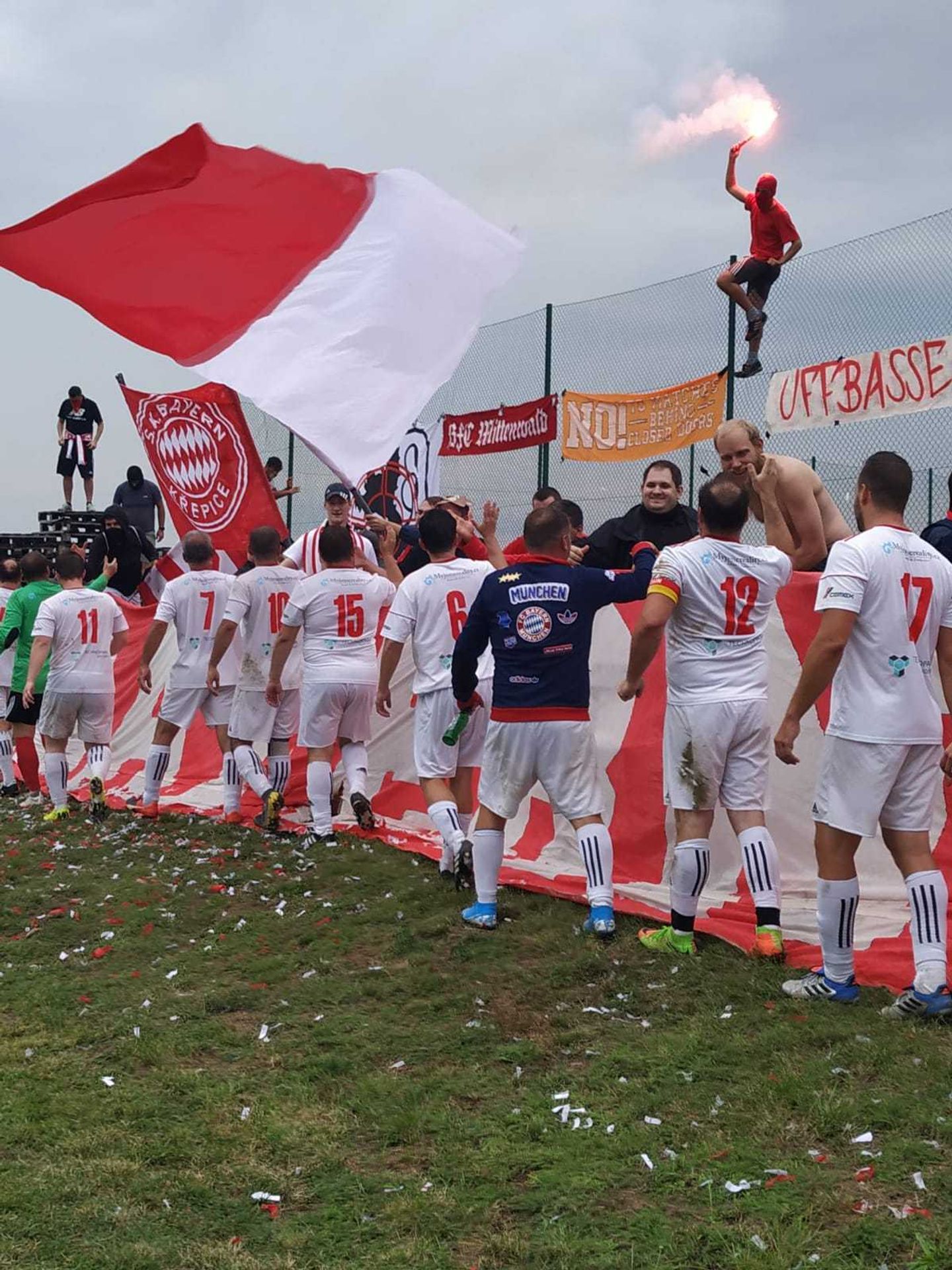 Do Křepic přijeli fanoušci Bayernu Mnichov podpořit domácí Bayern - 3 - GALERIE: Když do Křepic přijeli fanoušci Bayernu Mnichov (8/10)