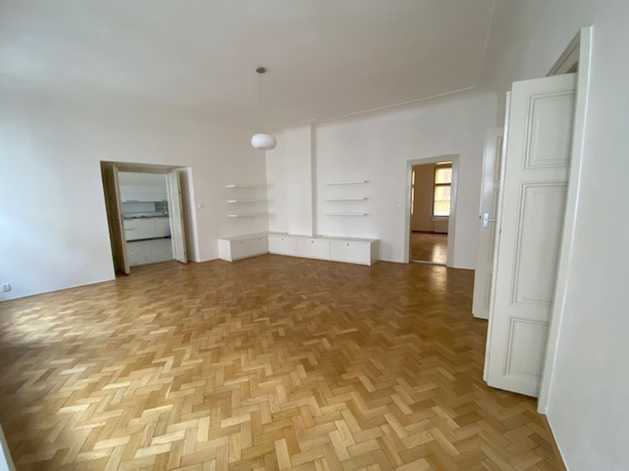 Školská 13, Praha 1 (4) - Praha spouští elektronické aukce městských bytů (11/37)