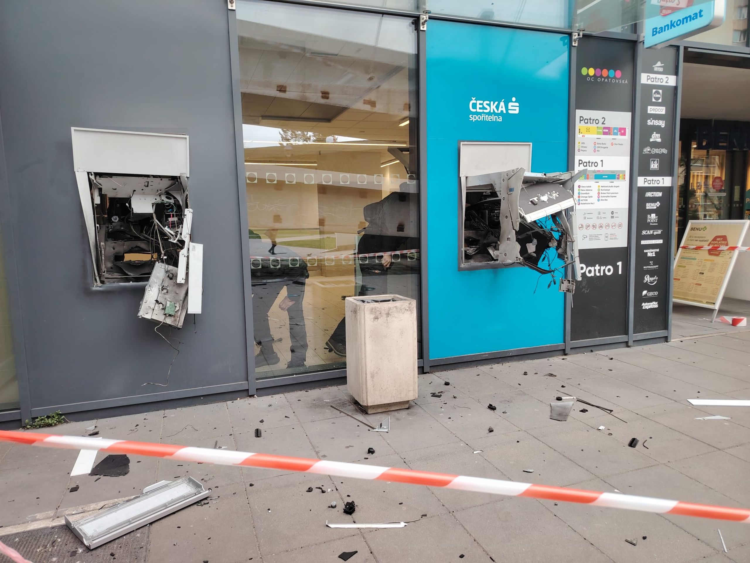 Poškozené bankomaty v Praze - Poškozené bankomaty v Praze (6/15)