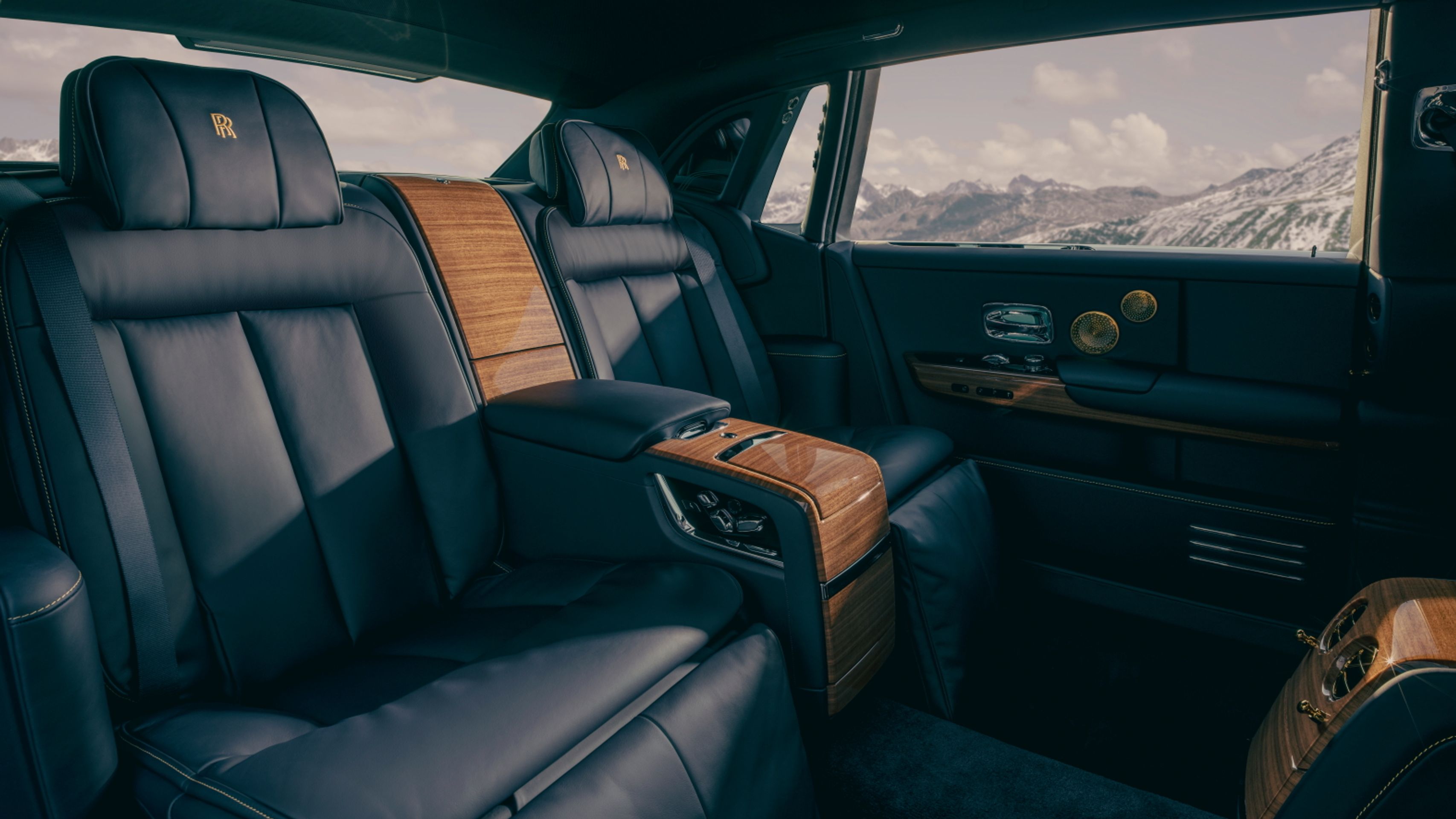 Rolls-Royce Phantom Goldfinger - Rolls-Royce Phantom Goldfinger (2/9)